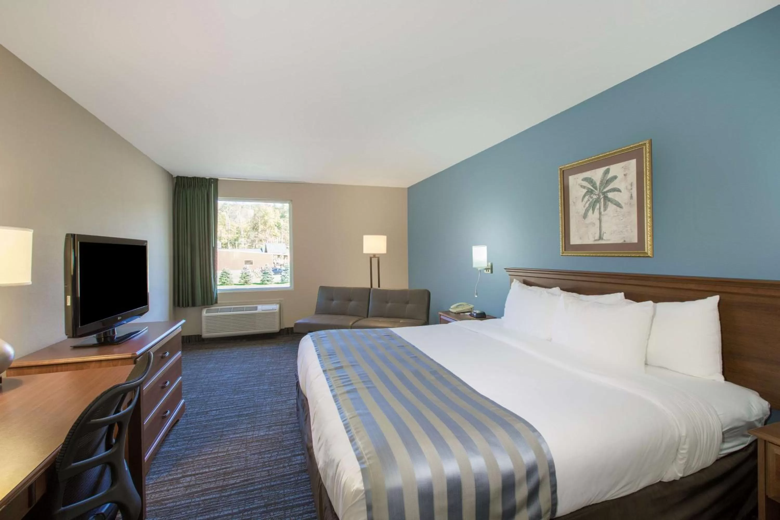 King Room - Non-Smoking in Baymont by Wyndham Bartonsville Poconos