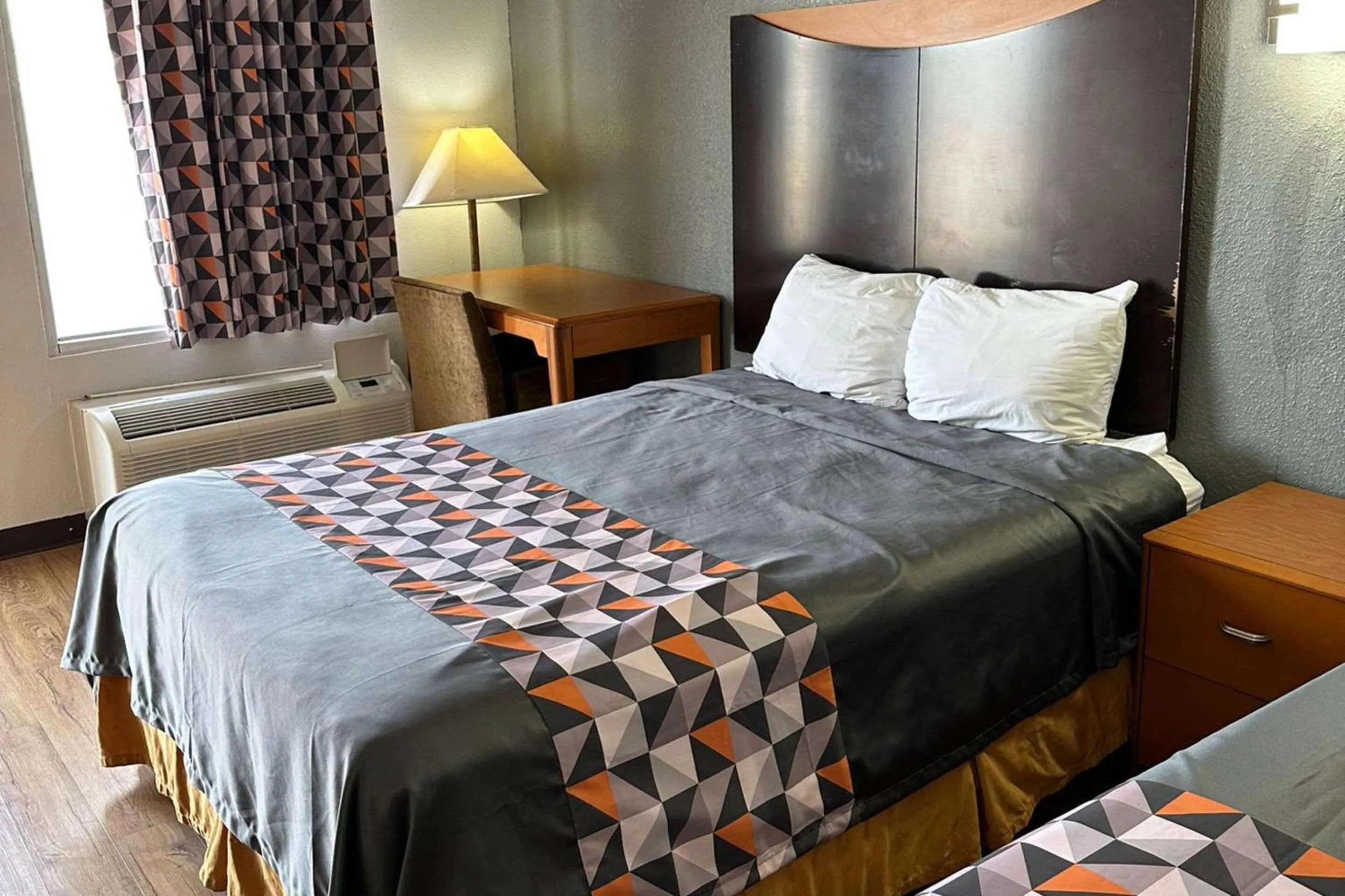 Bedroom, Bed in Rodeway Inn Hopkinsville