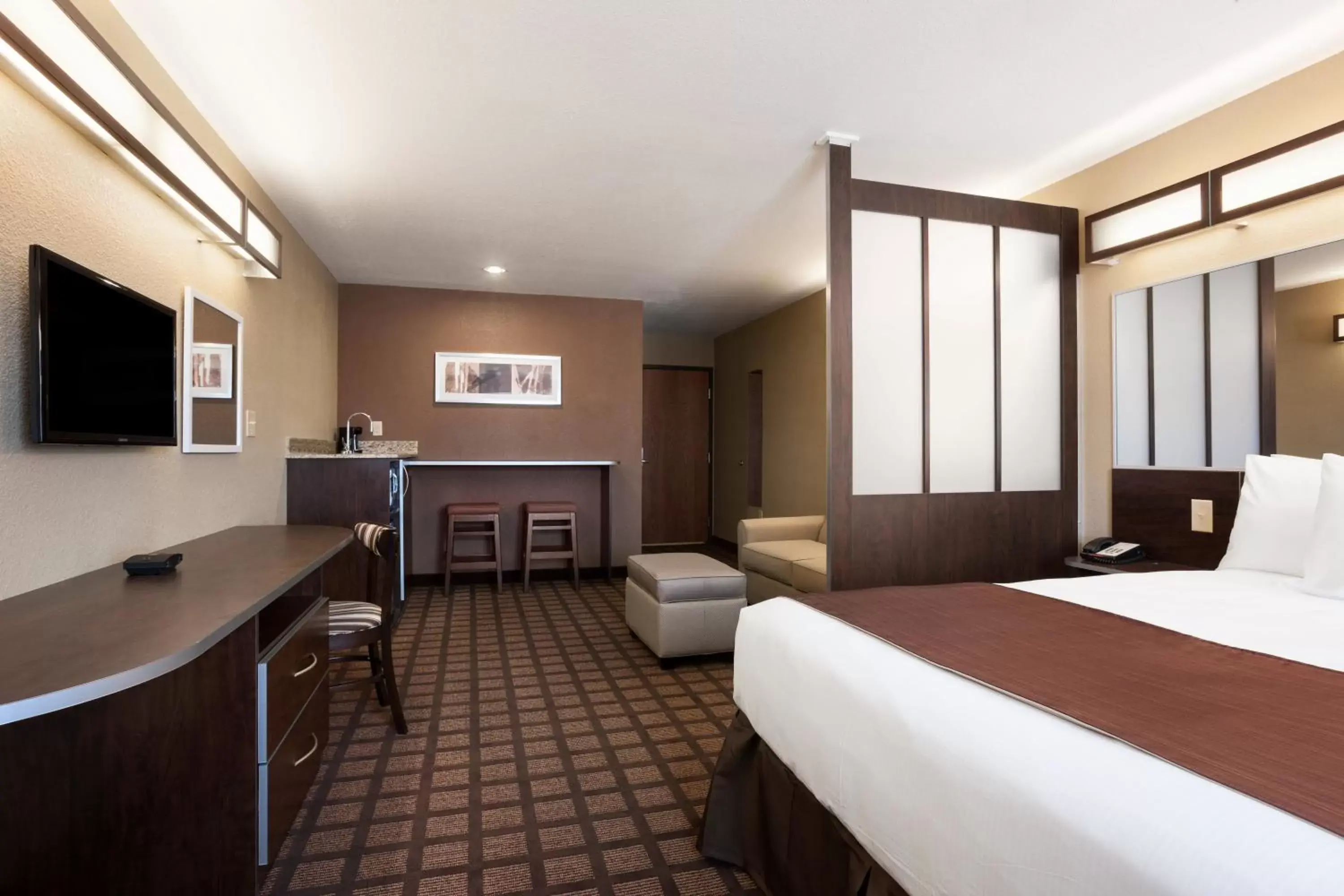 Bedroom in Microtel Inn & Suites Kenedy