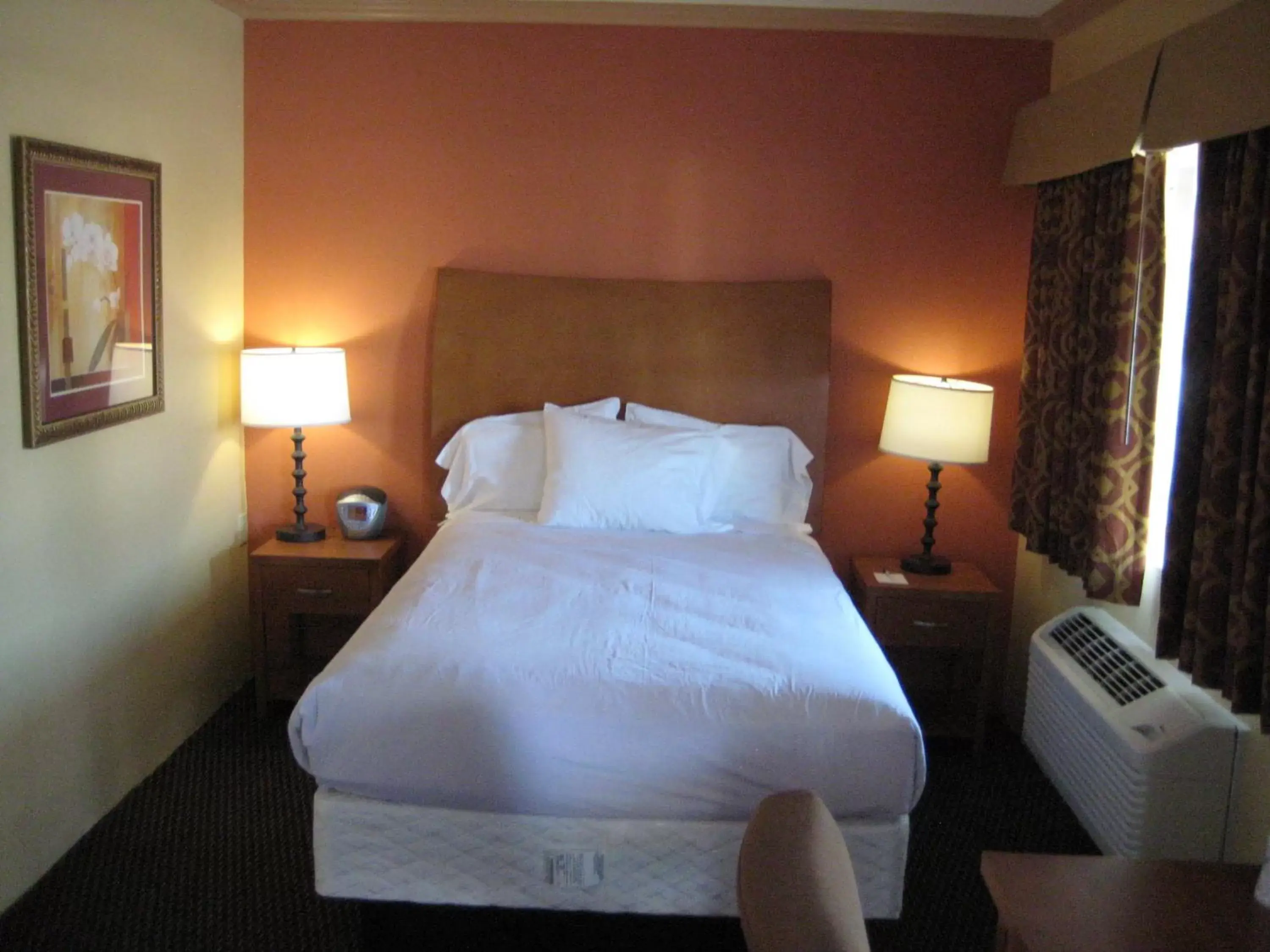 Bed in Americas Best Value Inn - Porterville