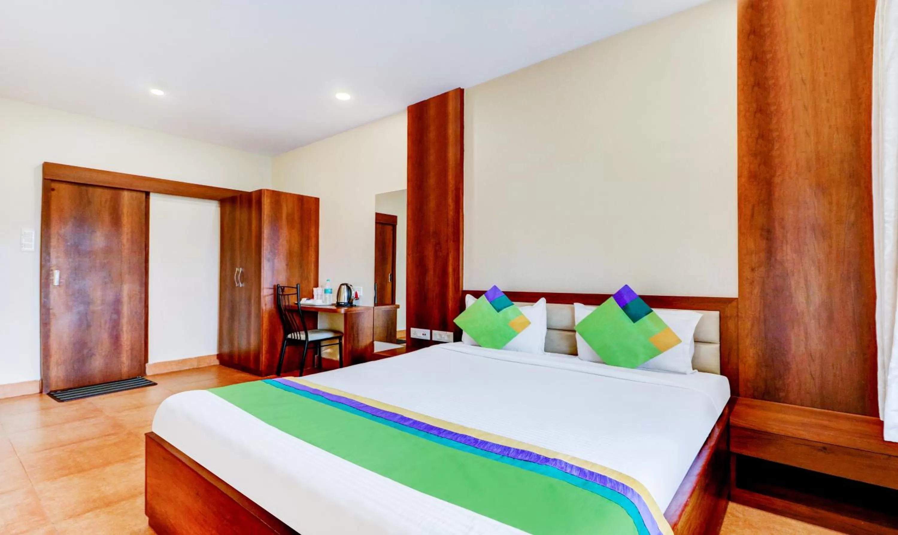 Bed in Treebo Sreema - 2 km From Salt Lake Sector V