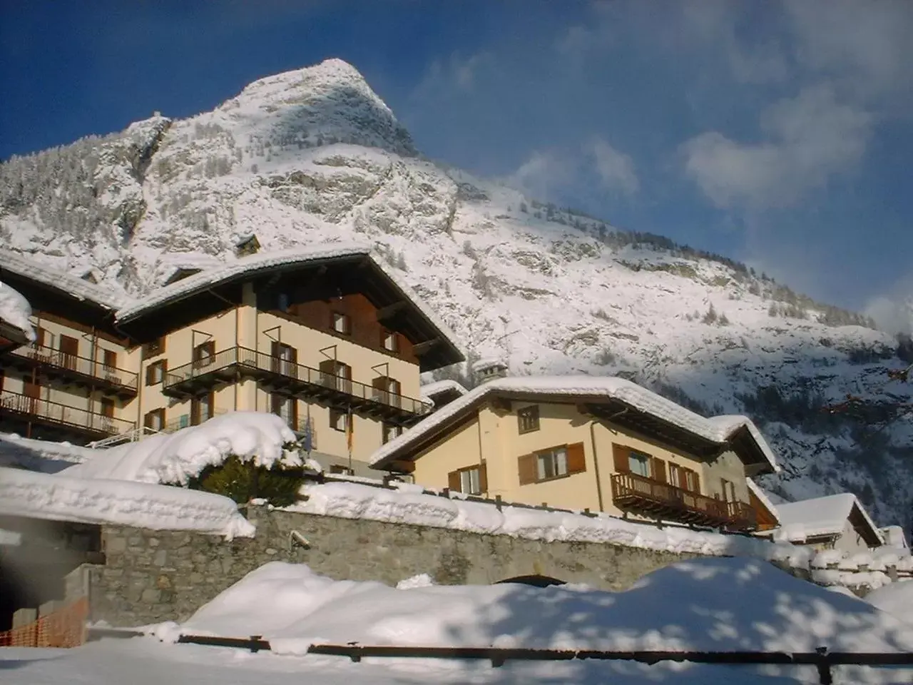 Property building, Winter in Hotel Ottoz Meublé