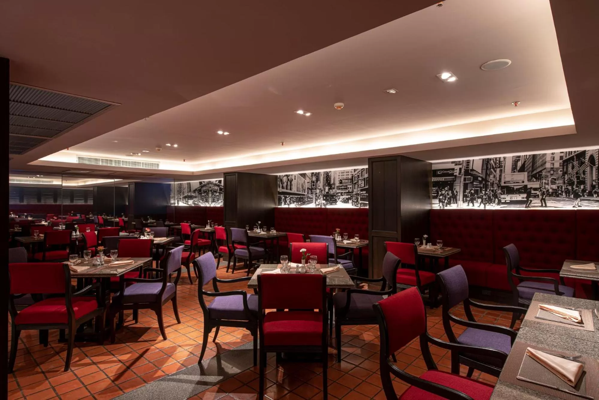 Restaurant/places to eat in Manhattan Hotel Bangkok