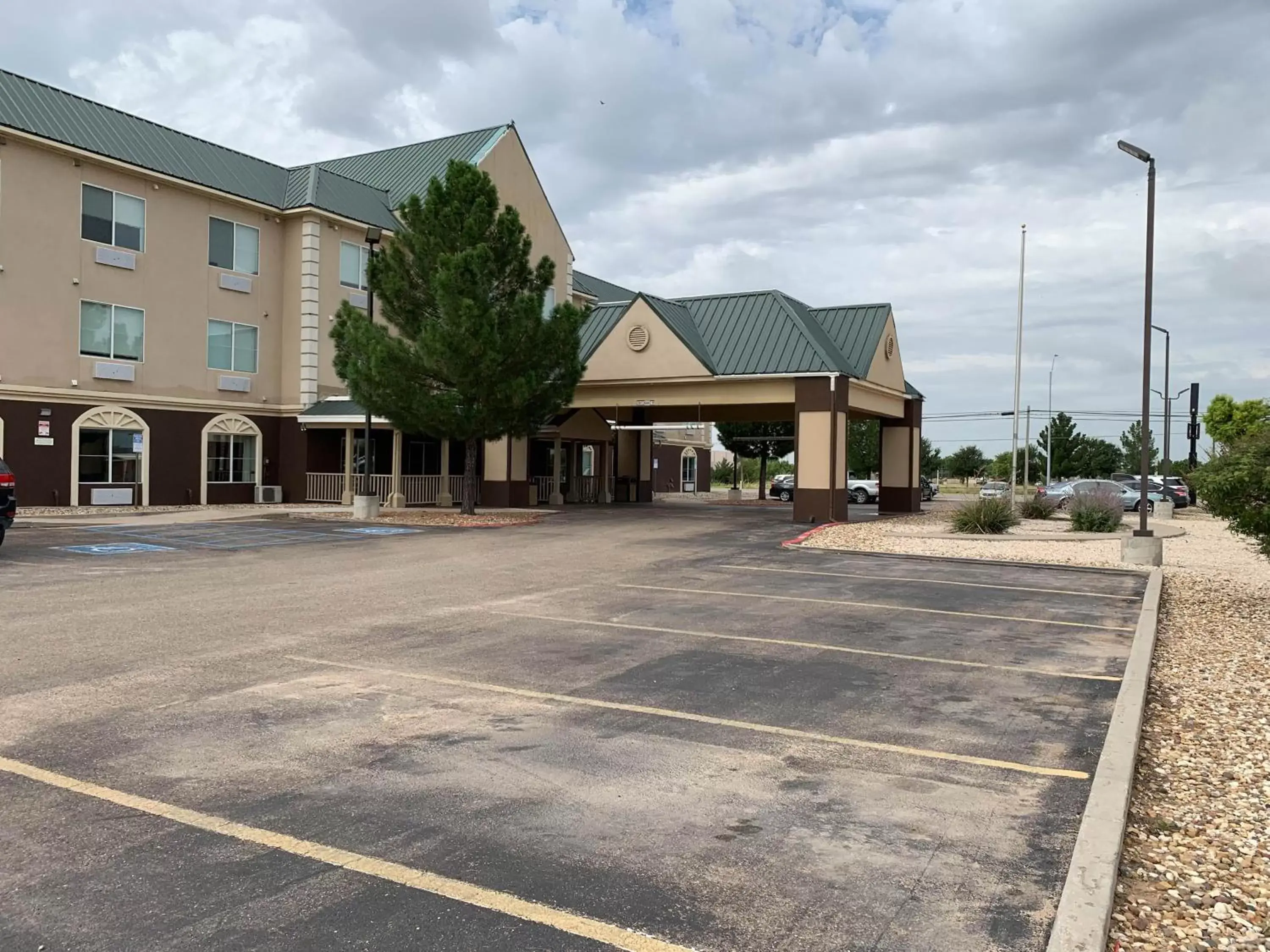 Property Building in Studio 6 Hobbs NM Event Center