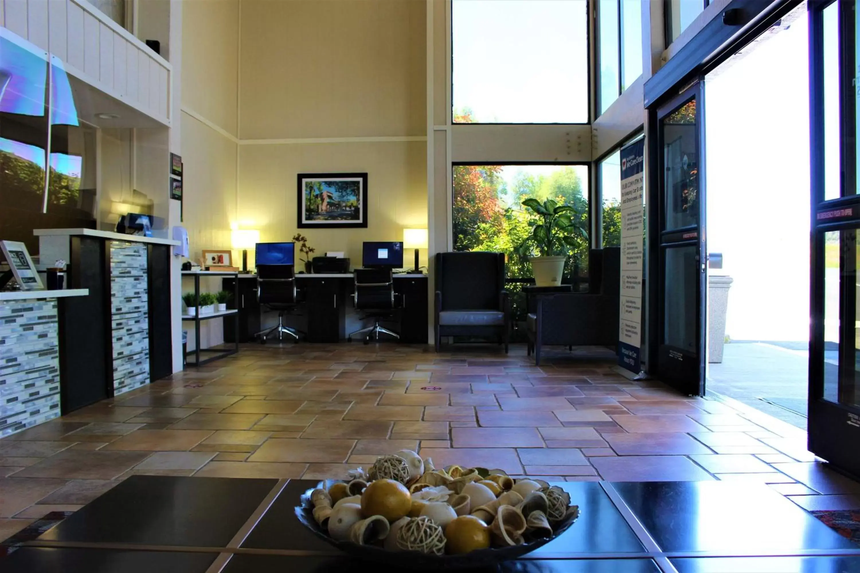 Lobby or reception in Best Western Plus Sonora Oaks Hotel and Conference Center