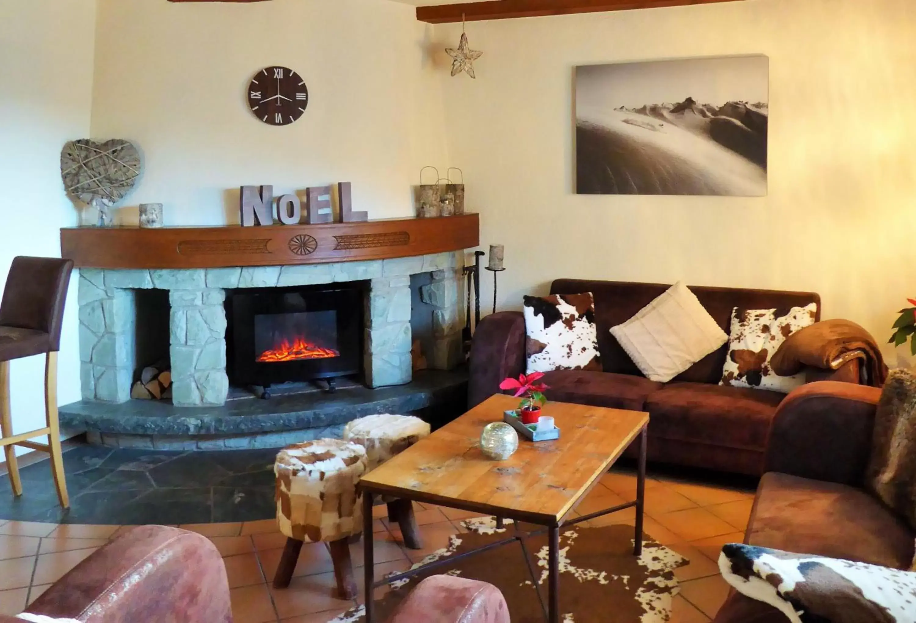 Communal lounge/ TV room, Seating Area in Hotel la Rotonde