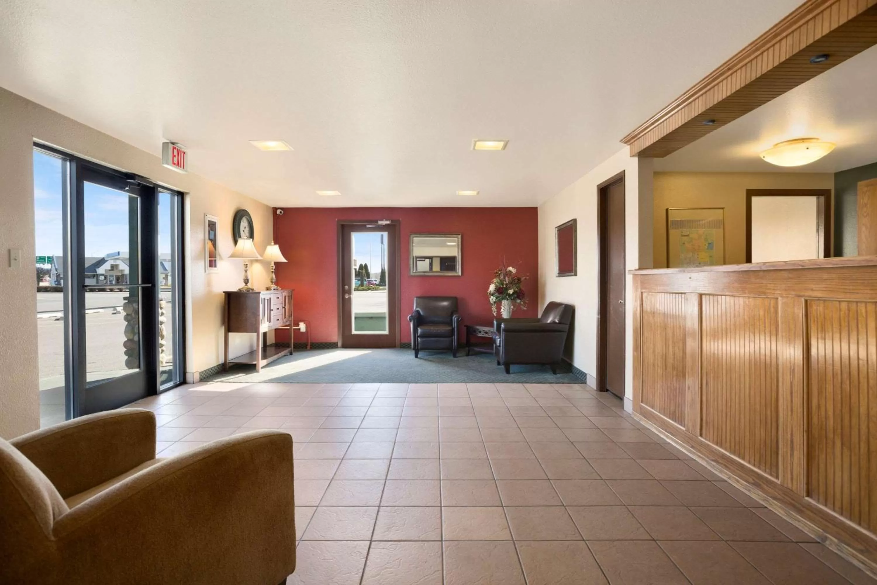 Lobby or reception in Super 8 by Wyndham Coeur d'Alene