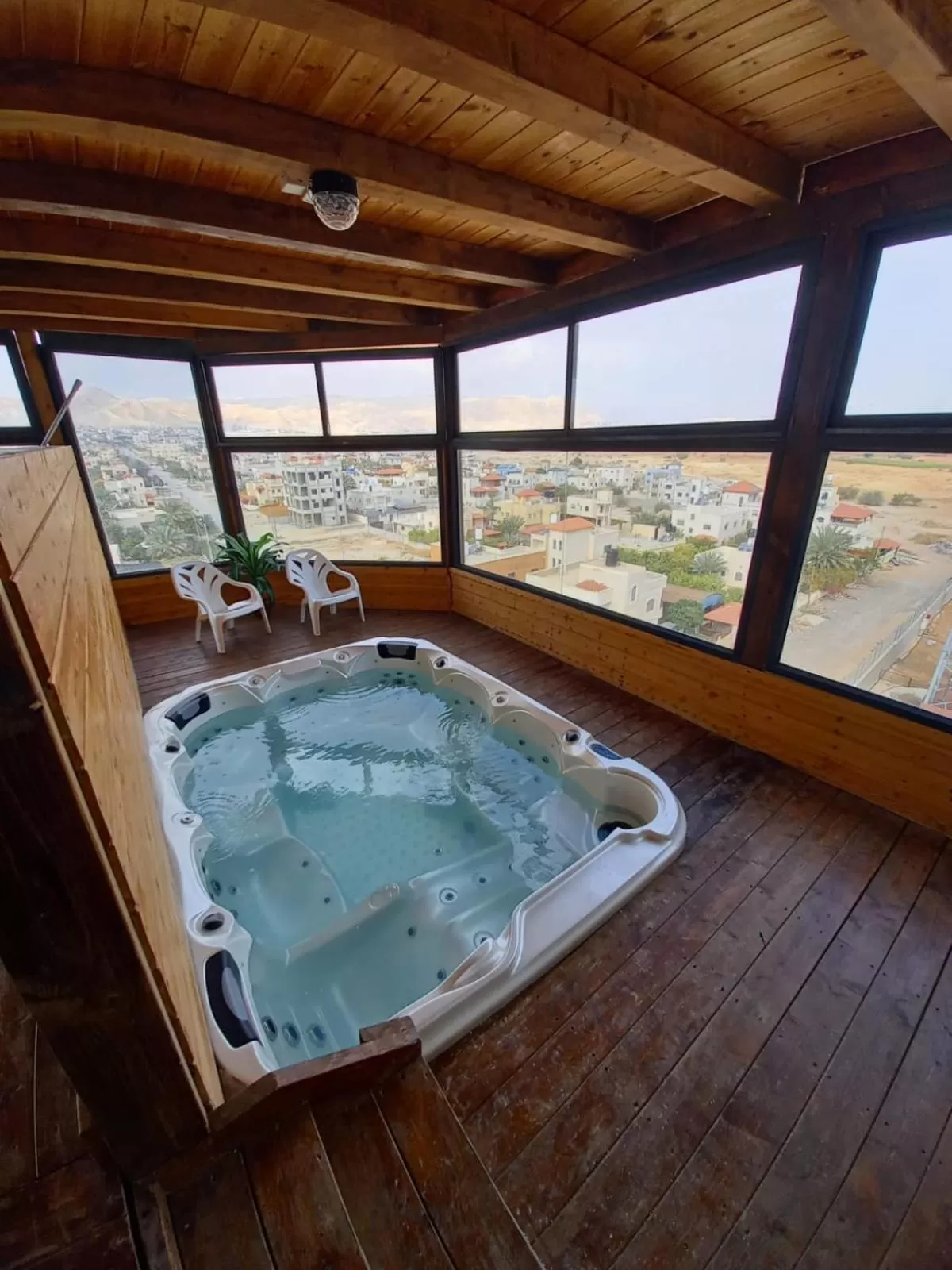 Dolphin Suites Hotel