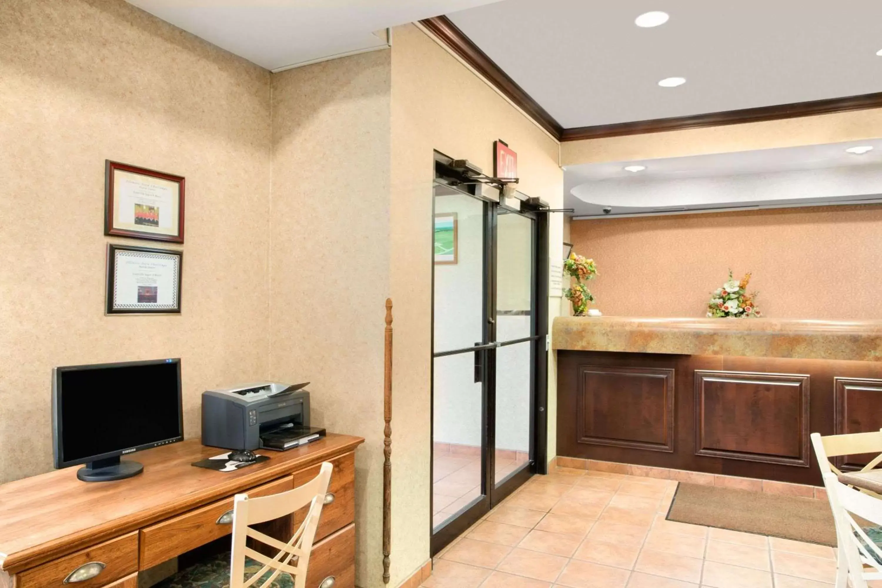 Lobby or reception in Super 8 by Wyndham Grayville