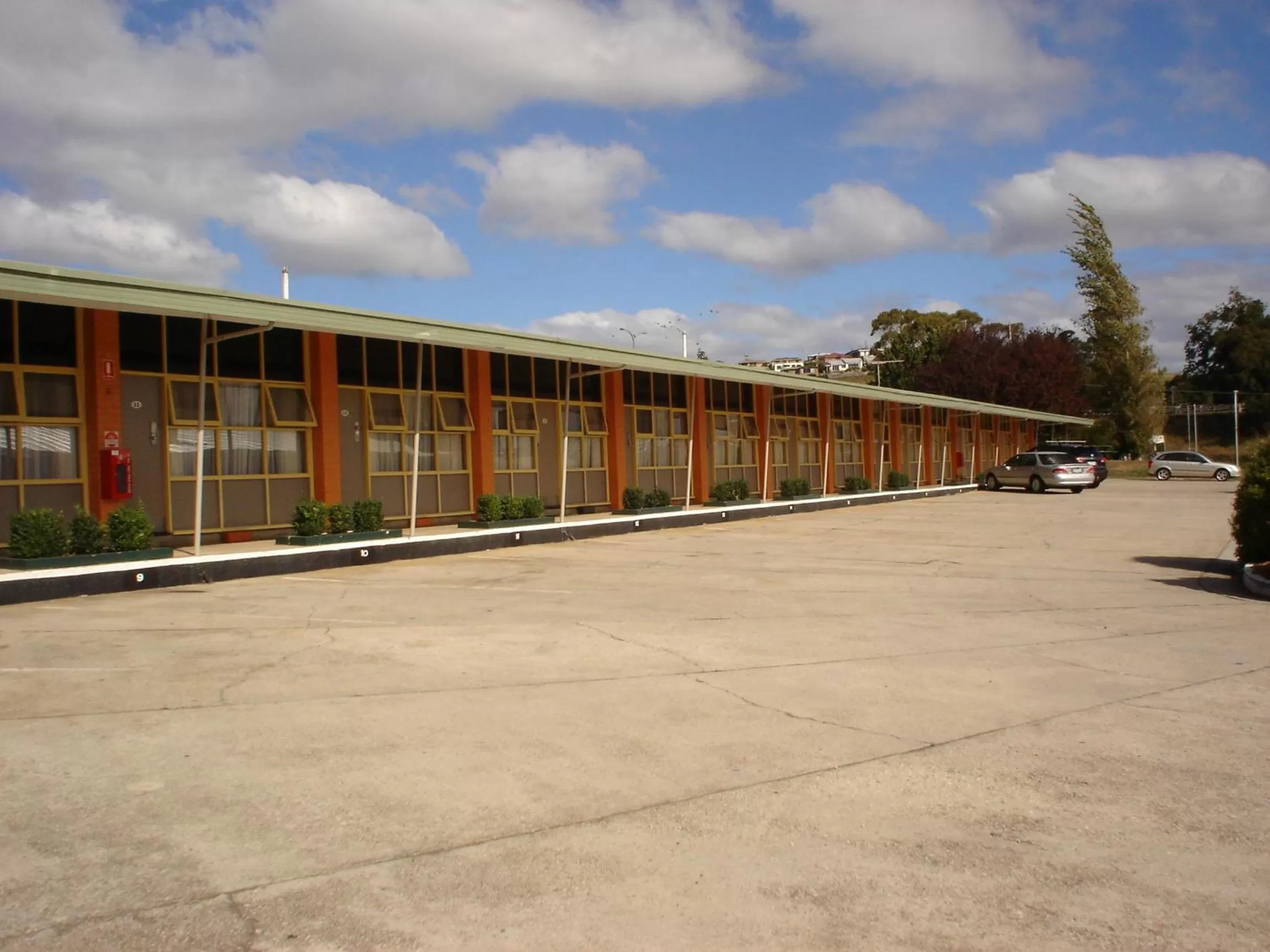 Facade/entrance in Argosy Motor Inn