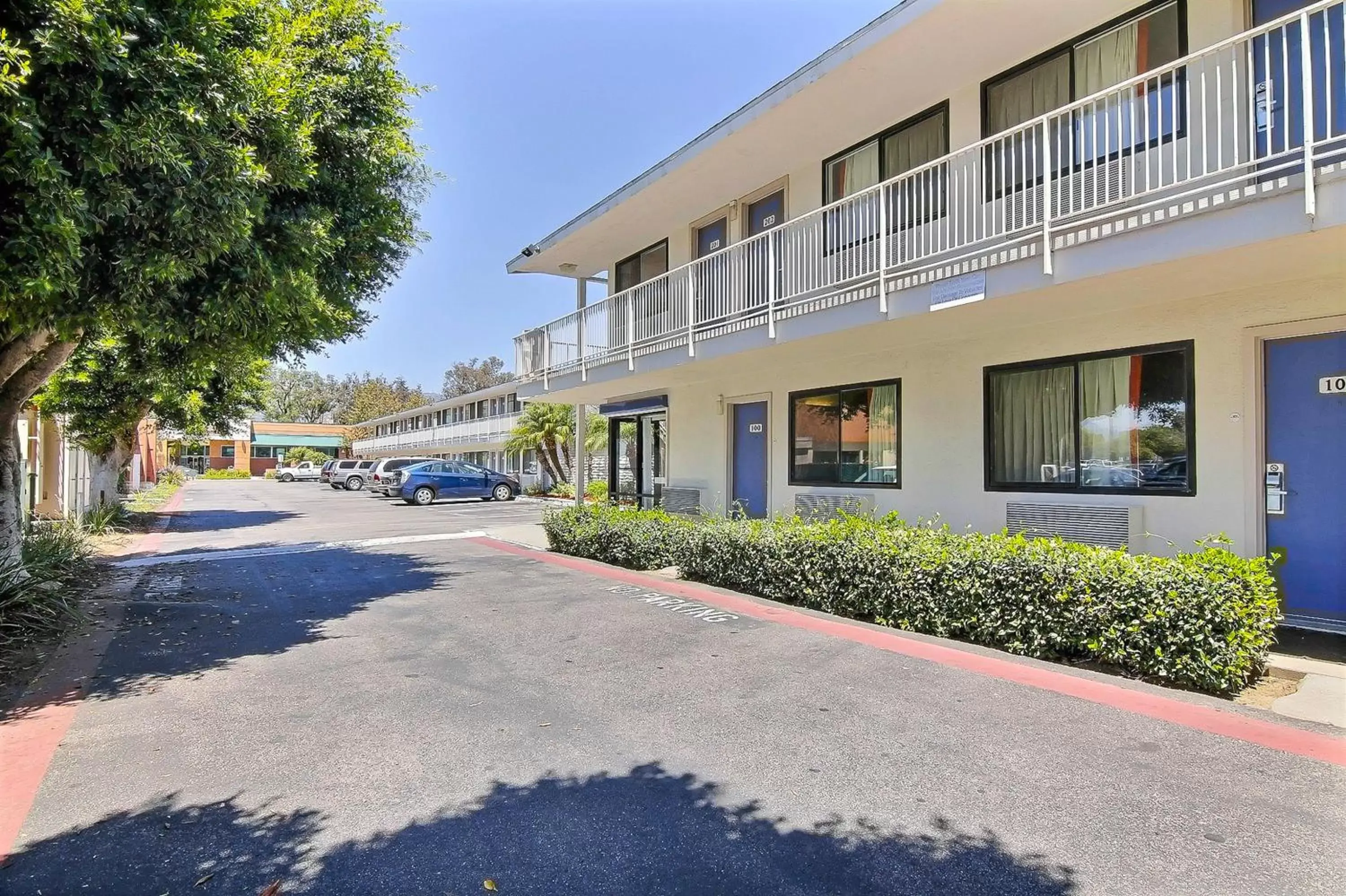 Facade/entrance, Property Building in Motel 6-Goleta, CA - Santa Barbara