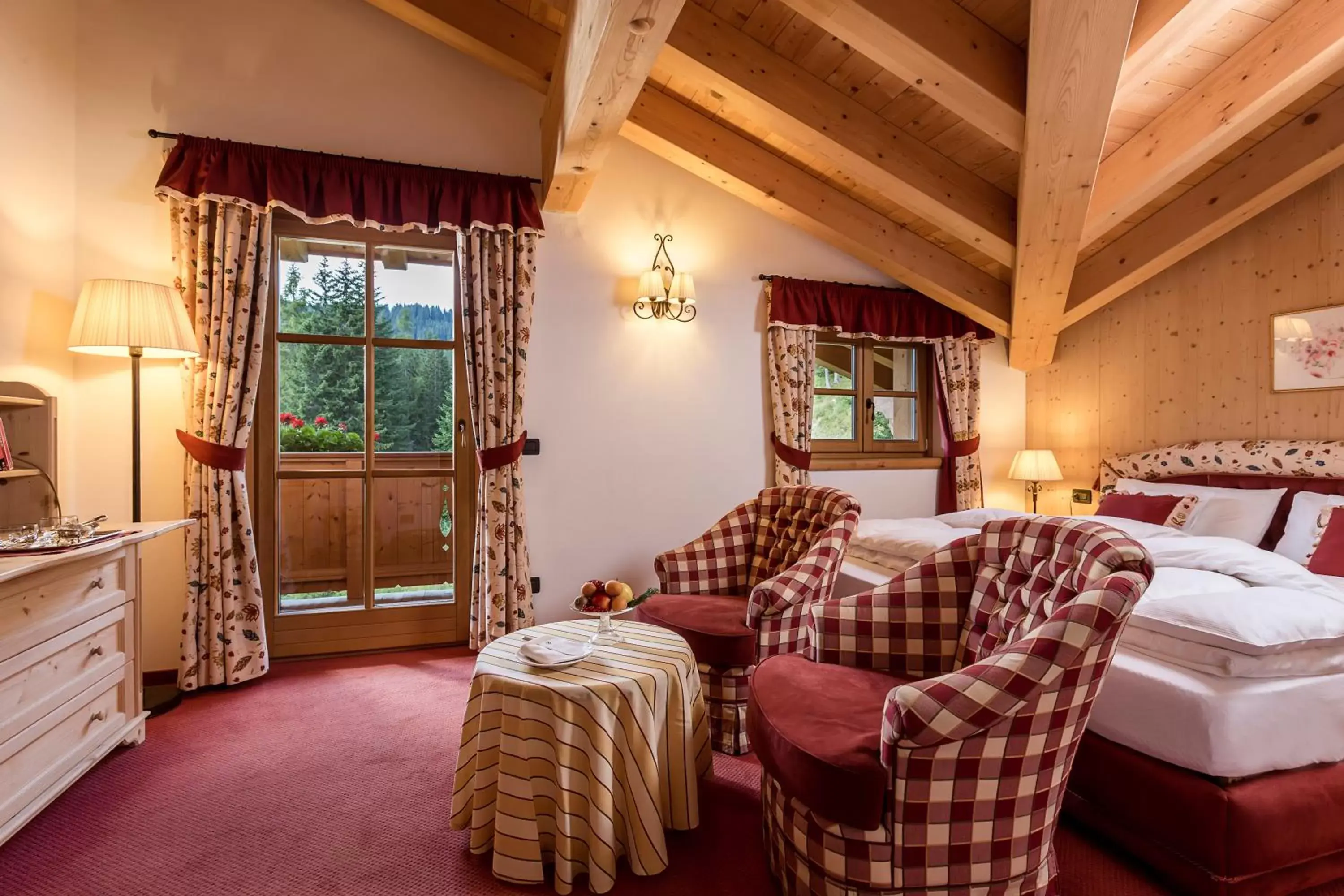 Photo of the whole room in Hotel Chalet Del Sogno