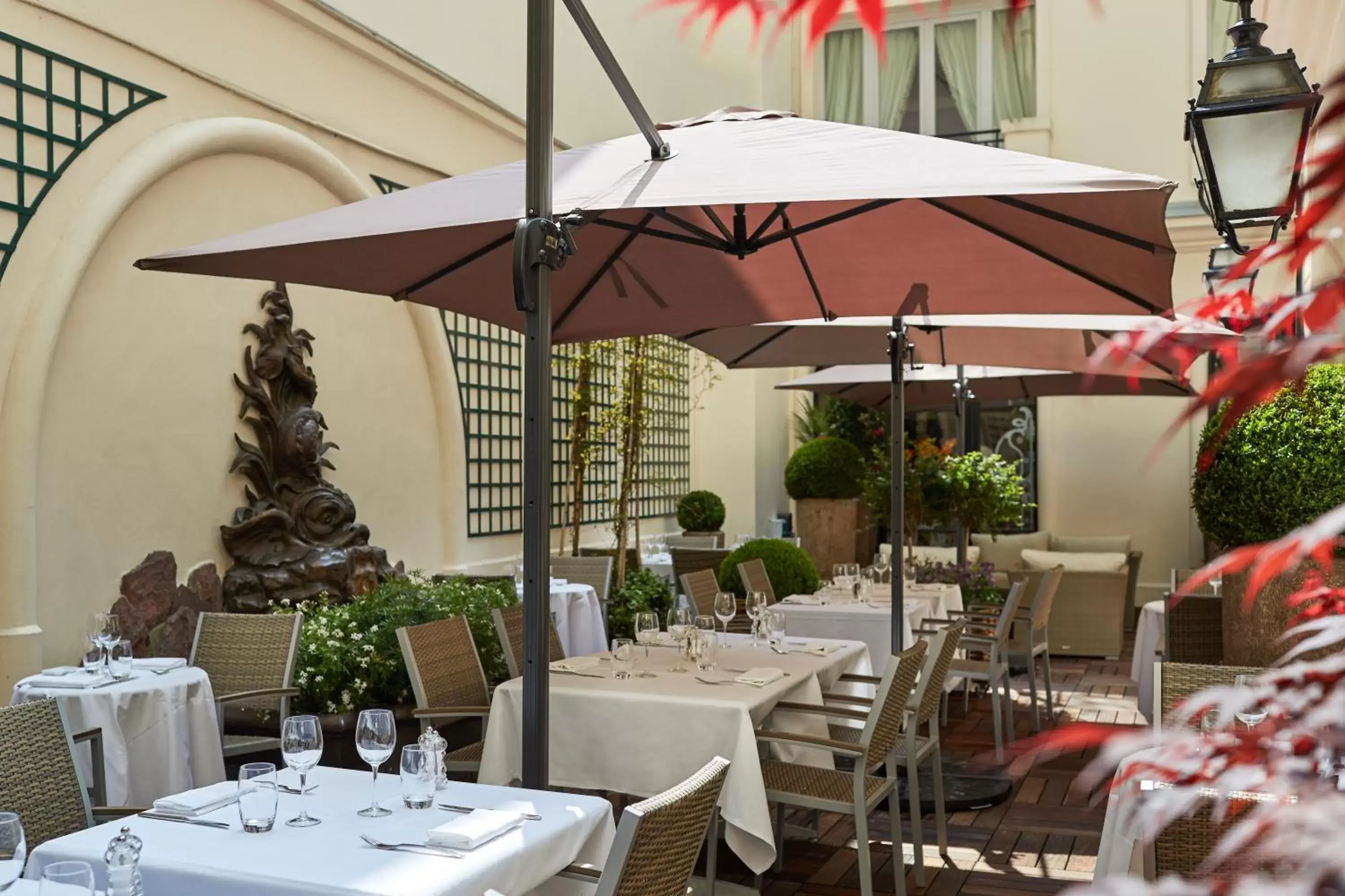 Balcony/Terrace, Restaurant/Places to Eat in Hôtel Regina Louvre