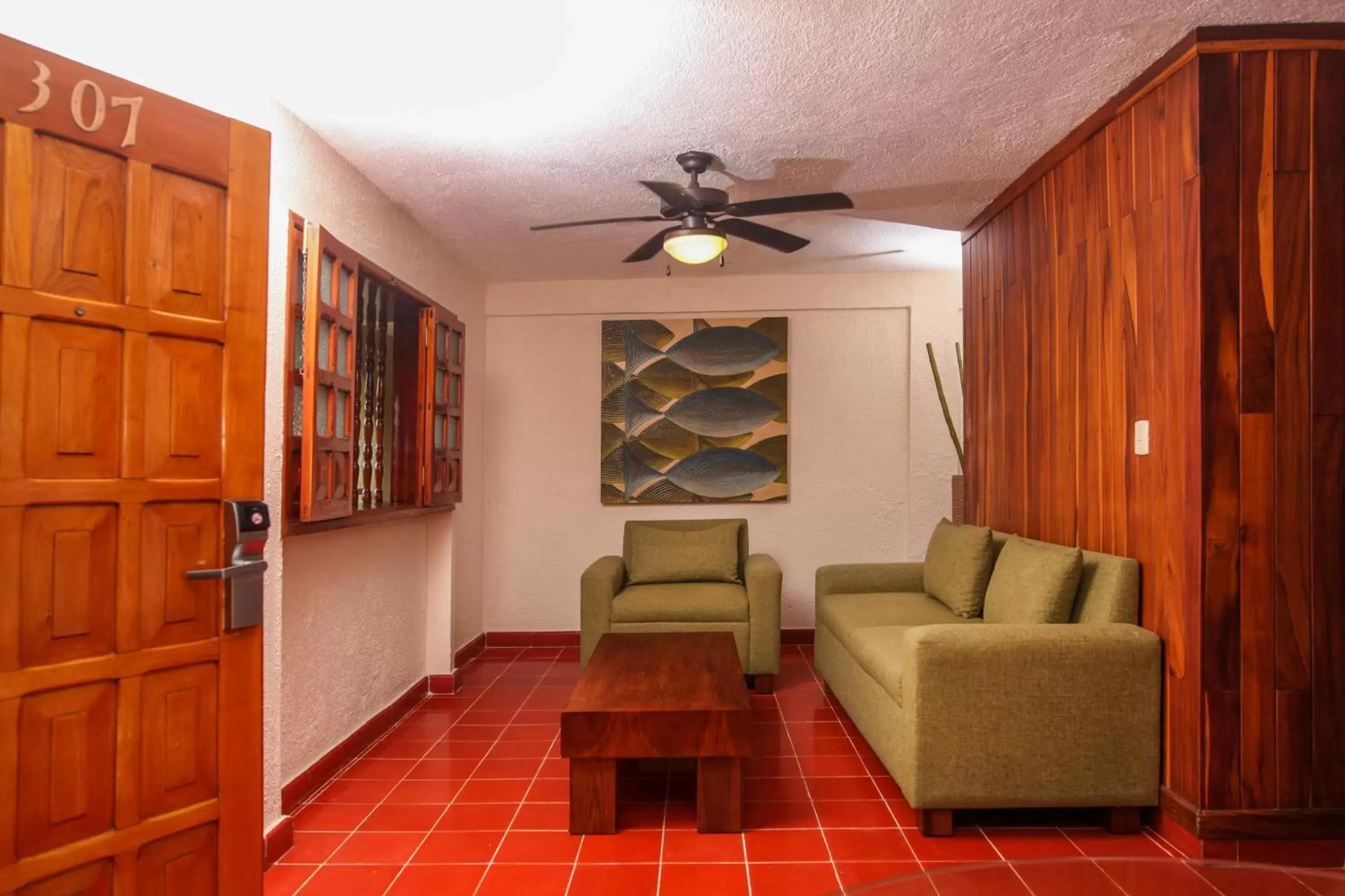 Living room, Seating Area in Suites Colonial