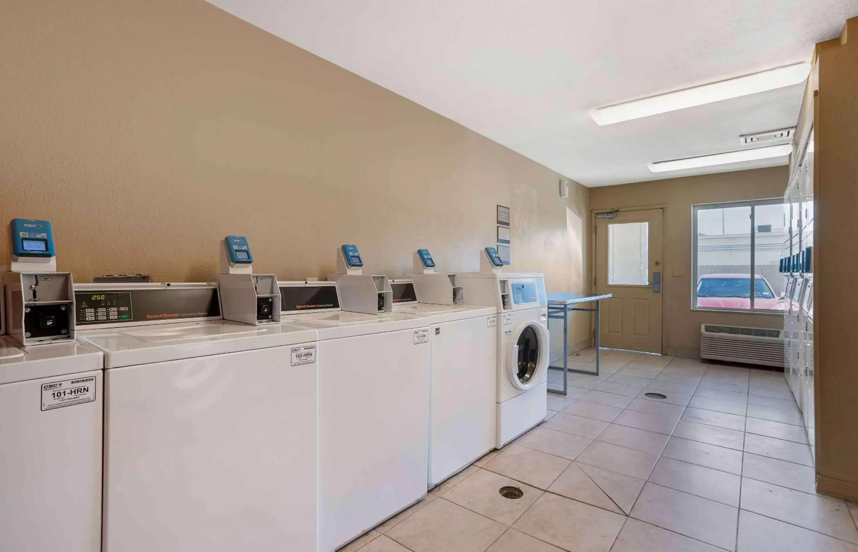 Property building, Kitchen/Kitchenette in Extended Stay America Suites - Houston - The Woodlands