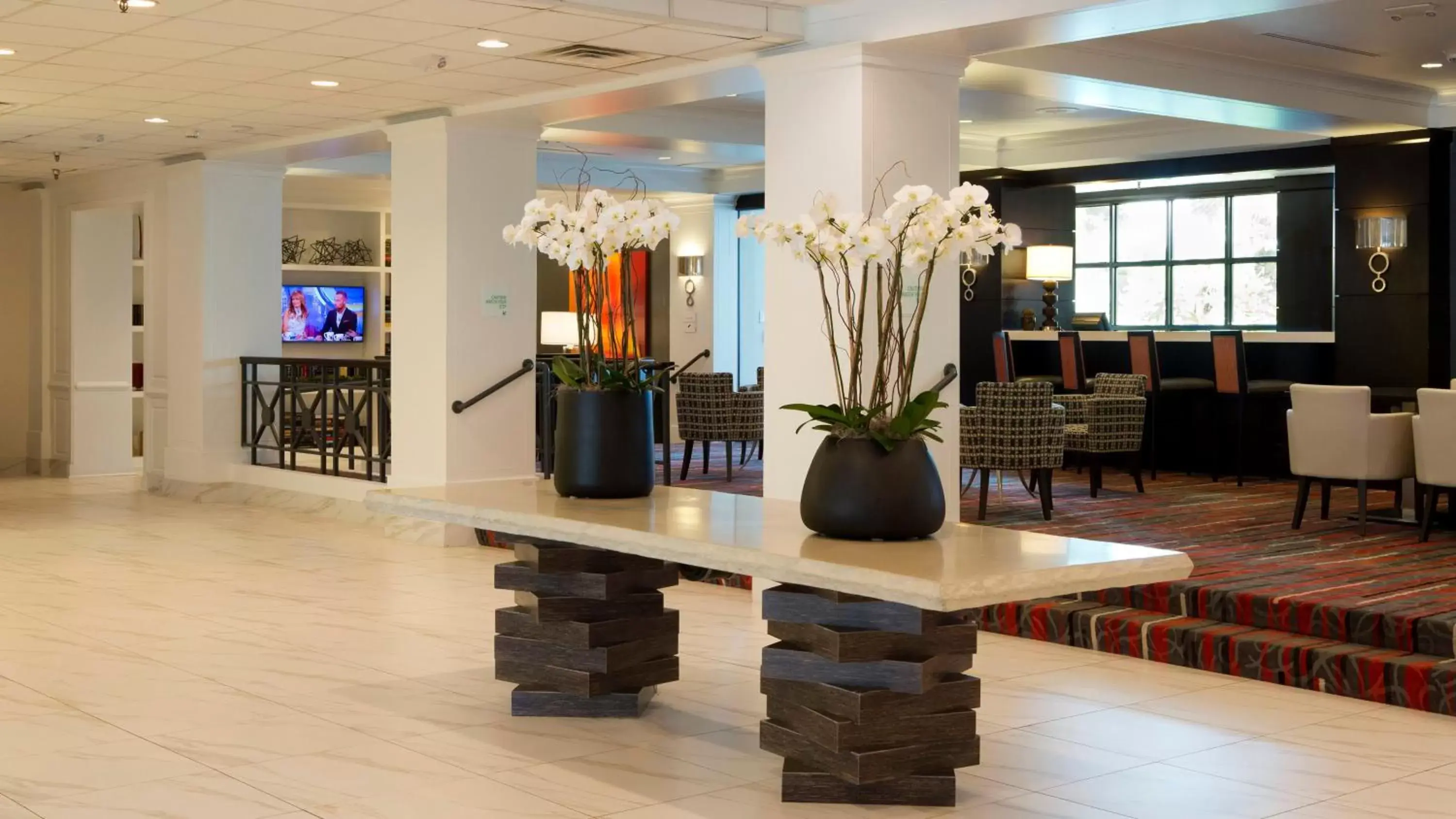 Property building, Lobby/Reception in Holiday Inn Houston S - NRG Area - Med Ctr, an IHG Hotel