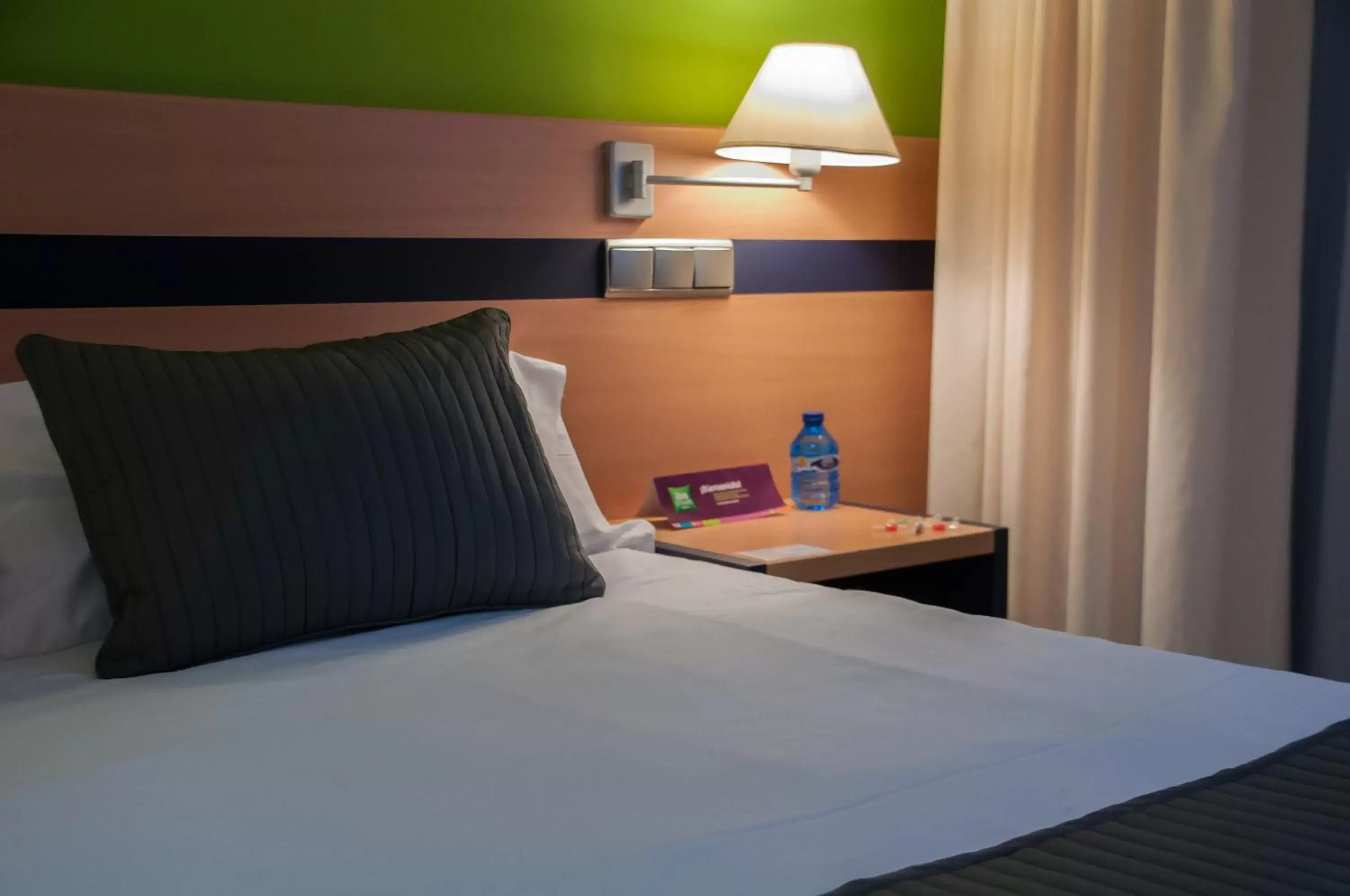 Bed in Ibis Styles Zaragoza Ramiro I