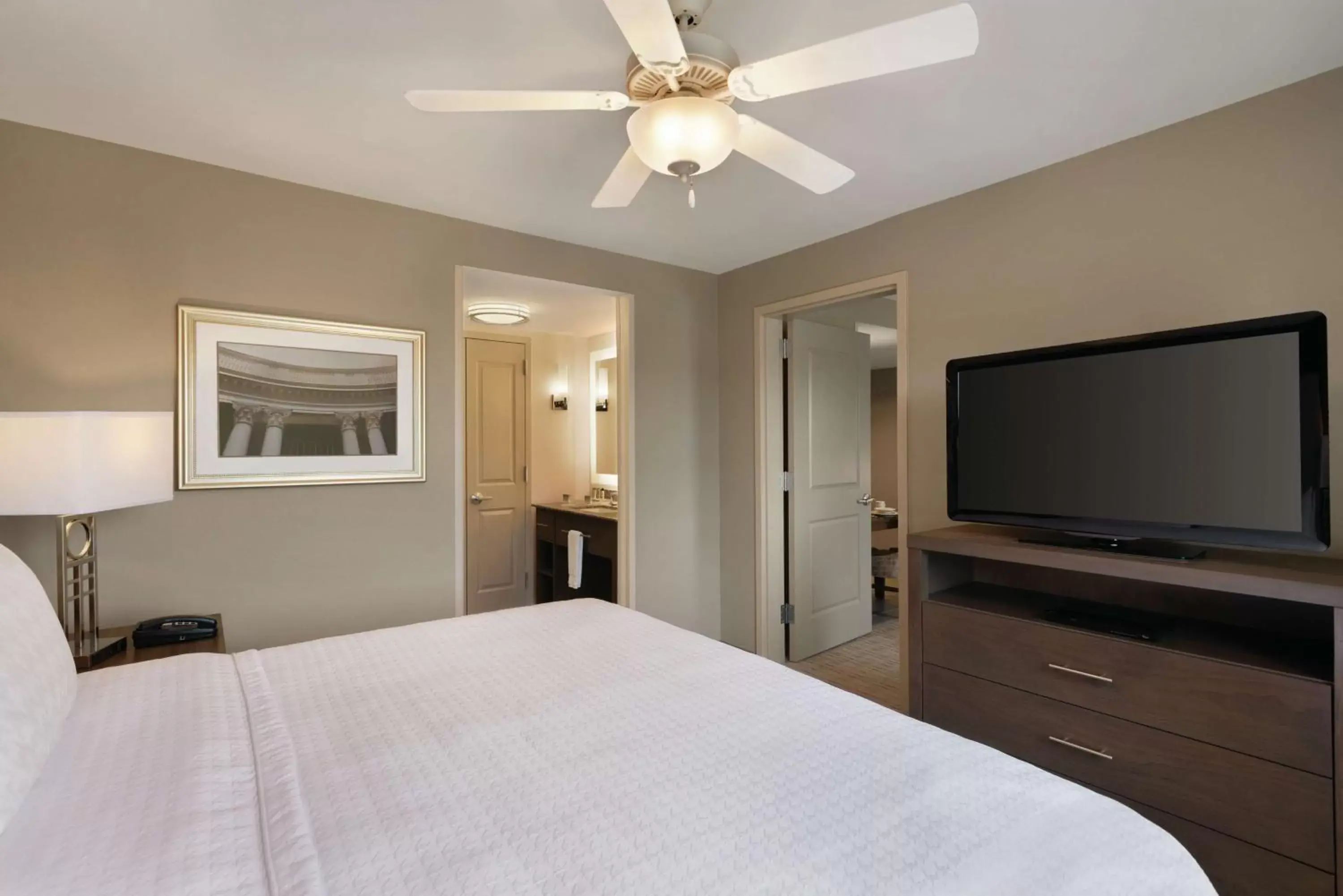 Bedroom, Bed in Homewood Suites by Hilton - Charlottesville