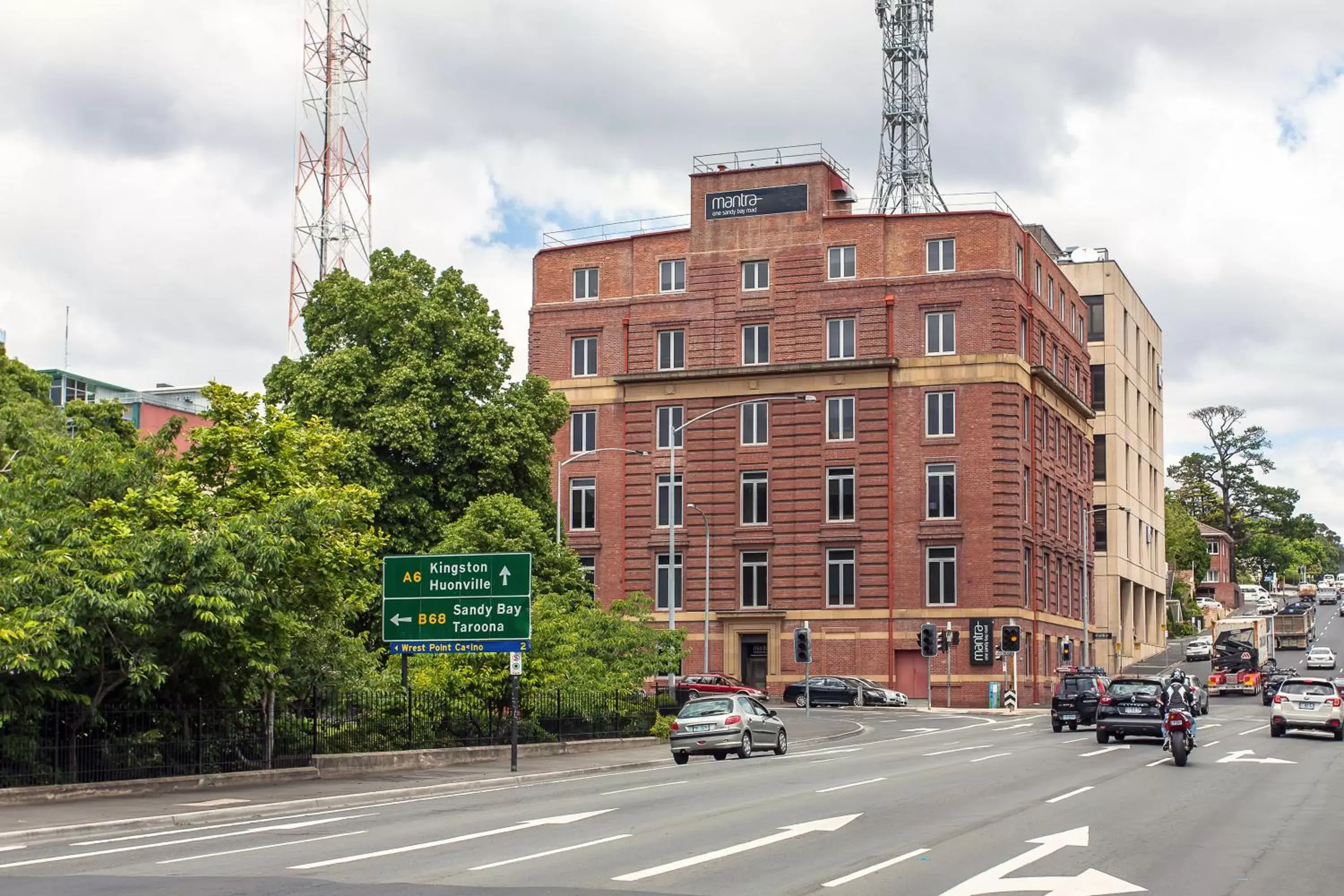 Property building in Mantra One Sandy Bay Road Property building in Mantra One Sandy Bay Road