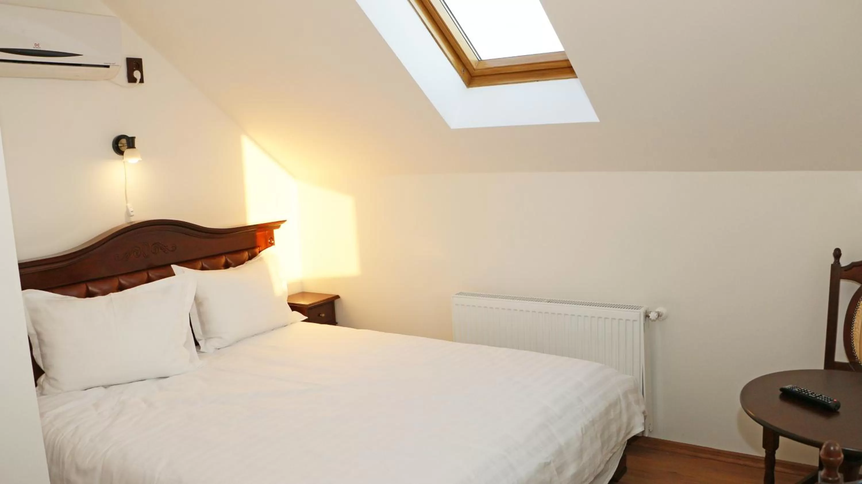 Bed in Hanu lui Gica Spa