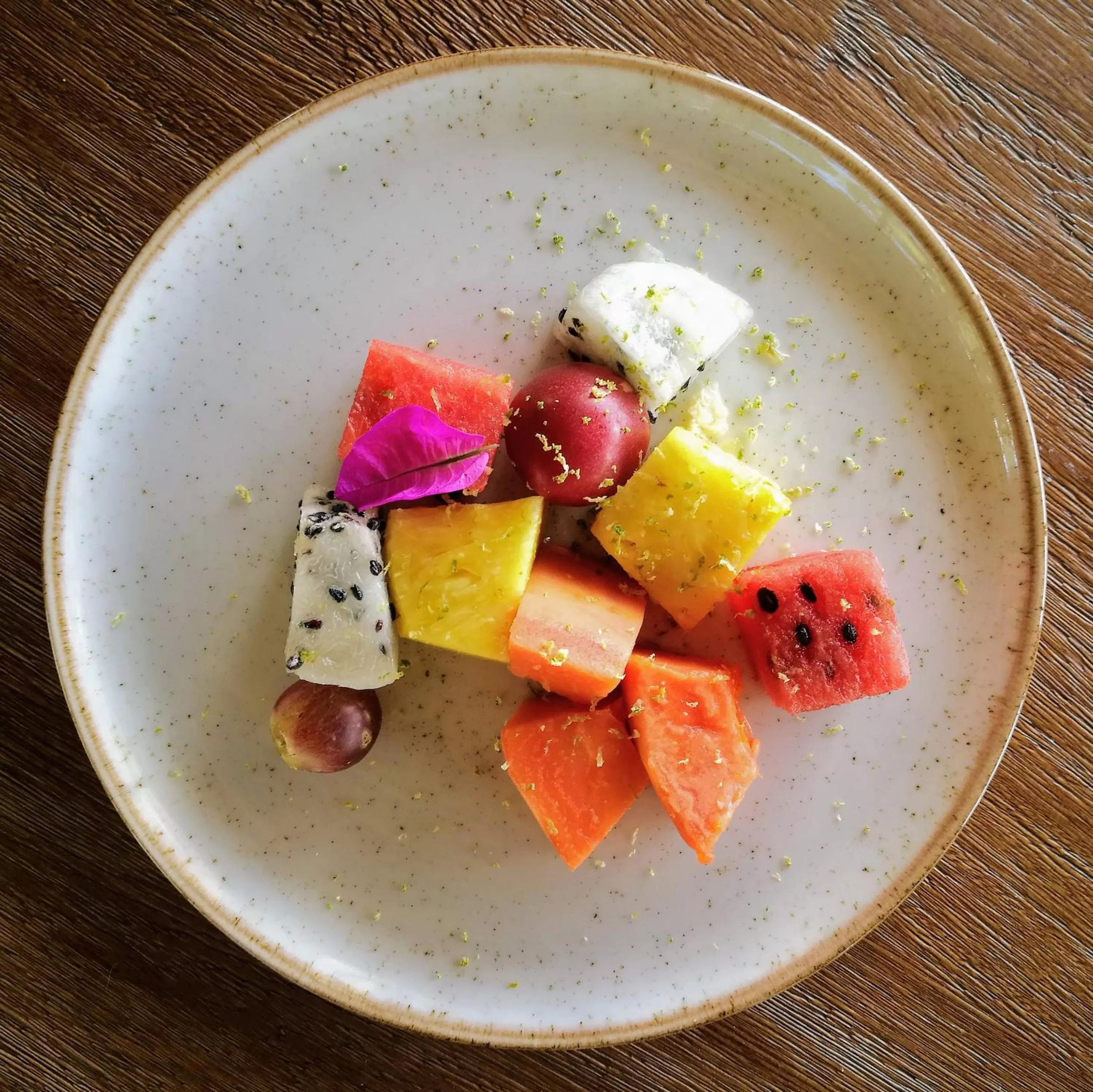 Buffet breakfast in Cannua Lodge