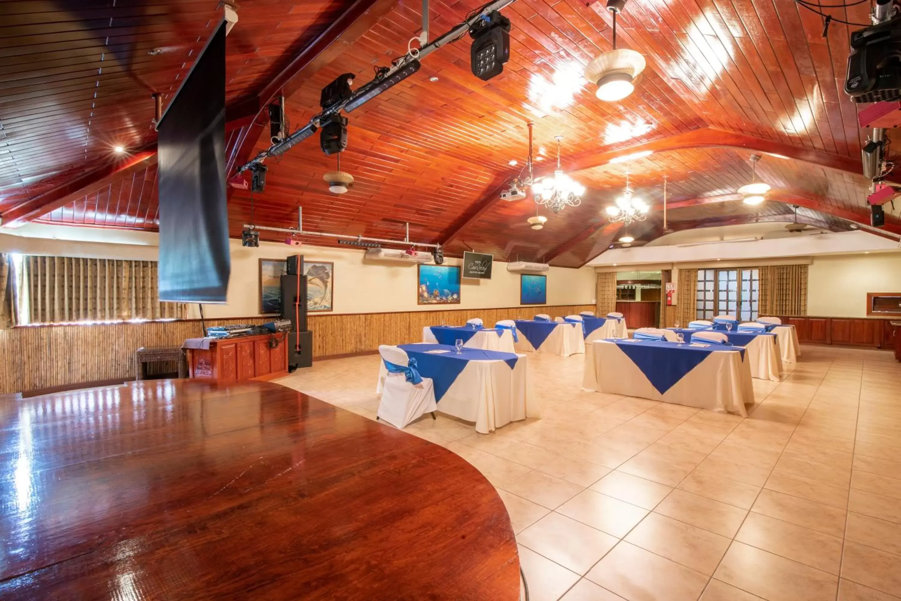 Business facilities, Banquet Facilities in Hotel Casa Roland Golfito Resort