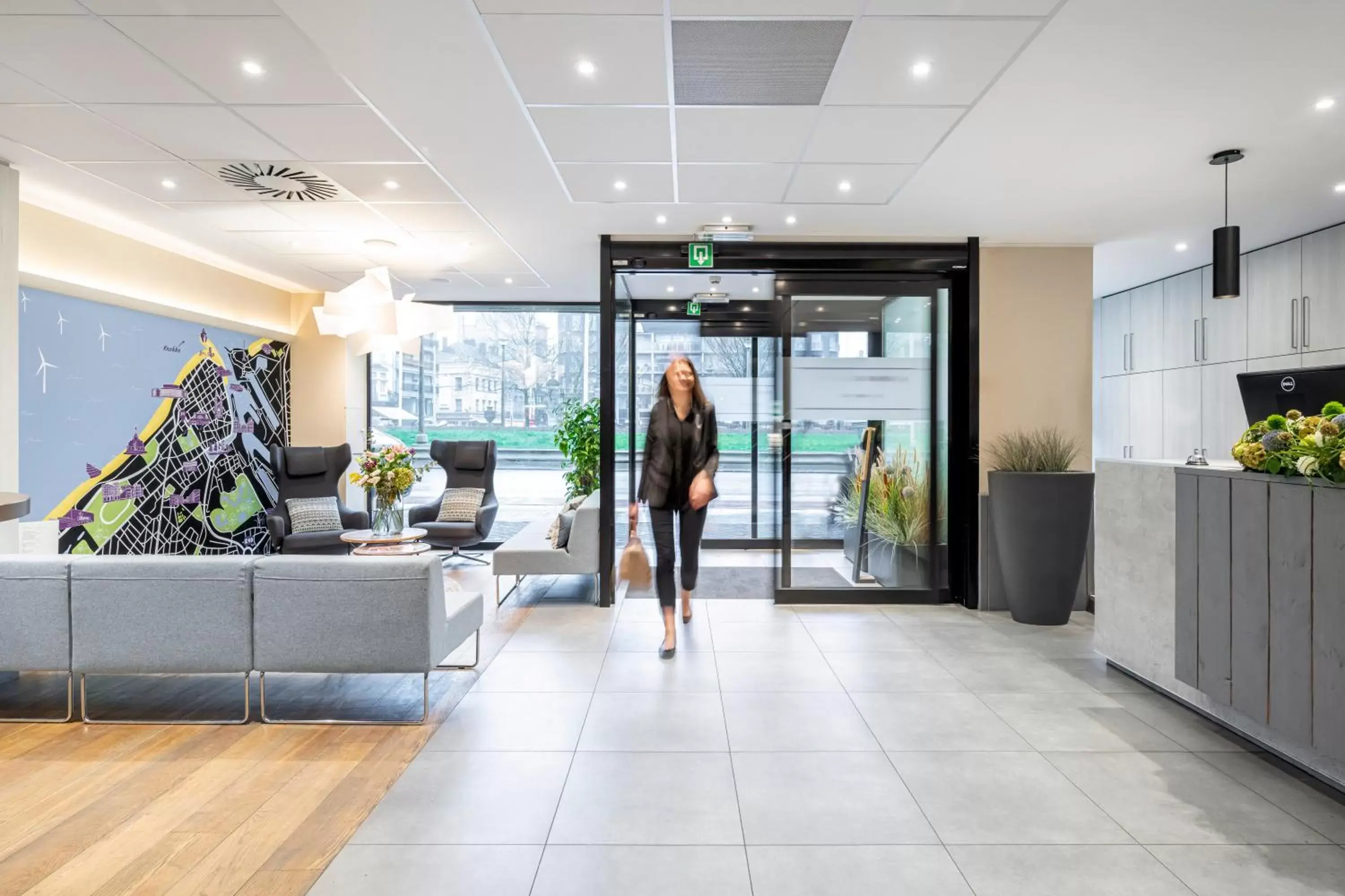 Lobby or reception in Mercure Oostende