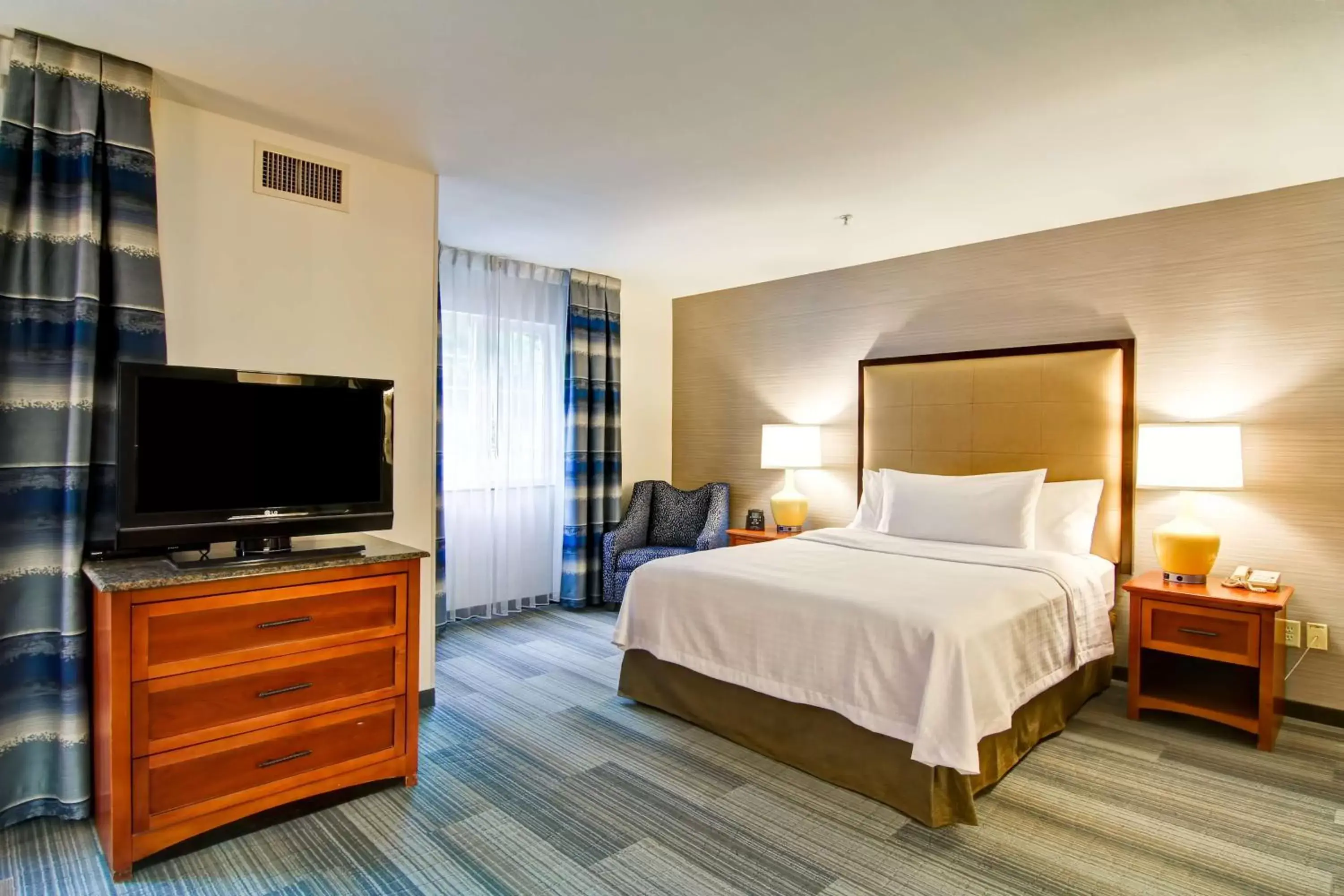 Bed in Homewood Suites by Hilton Stratford