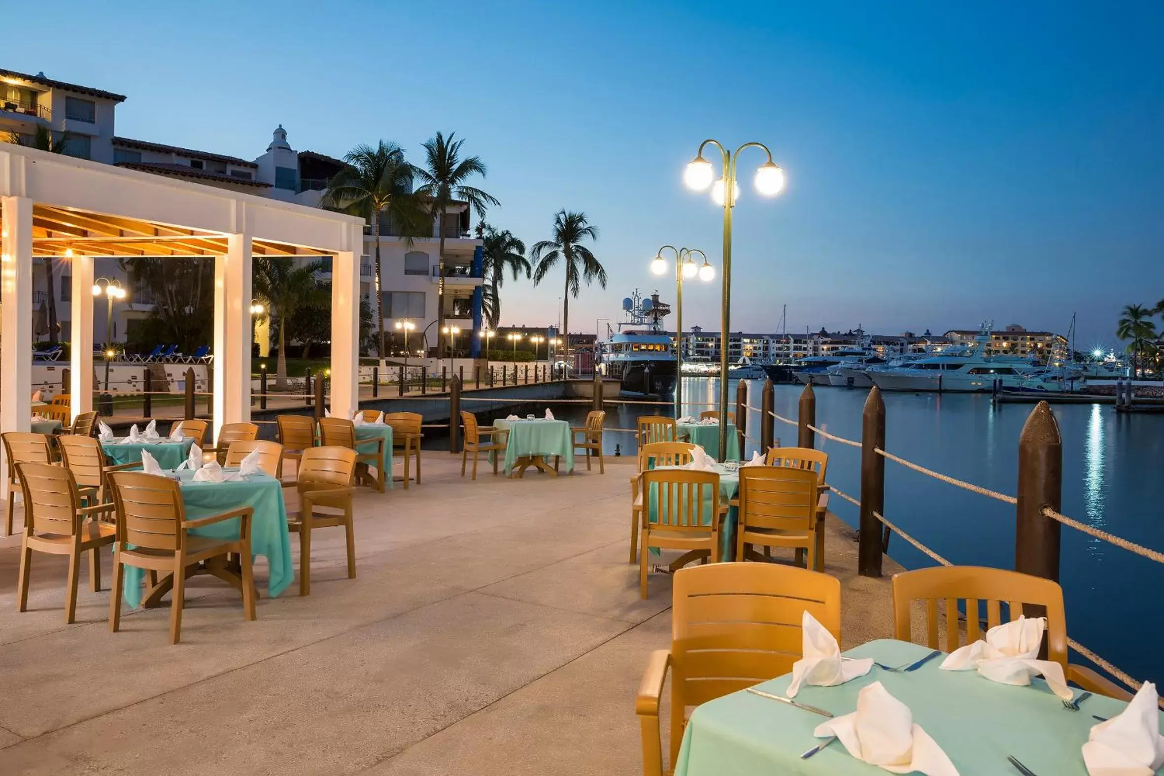 Restaurant/Places to Eat in Vamar Vallarta Marina & Beach Resort