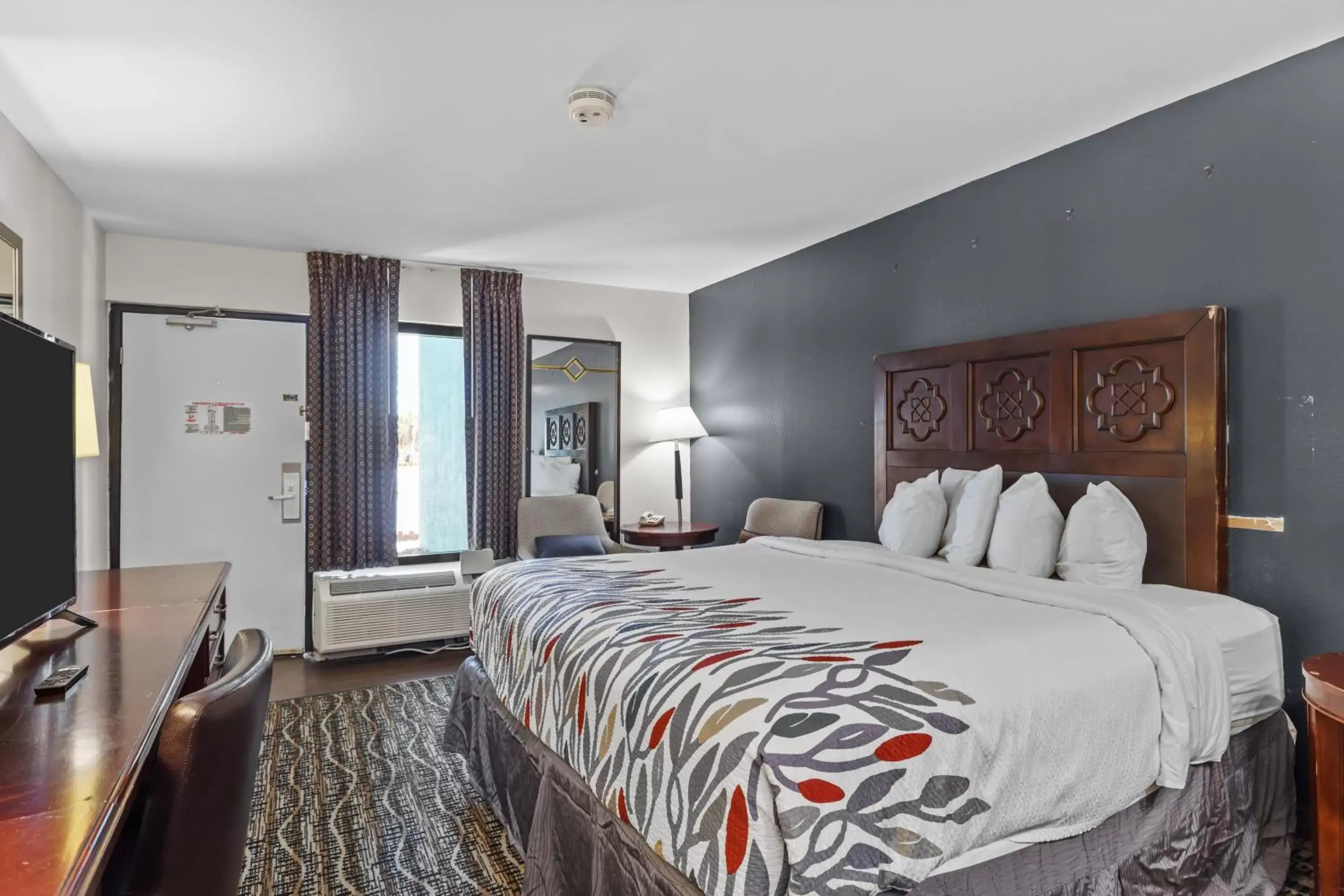 Photo of the whole room in Garnet Inn & Suites, Morehead City near Atlantic Beach