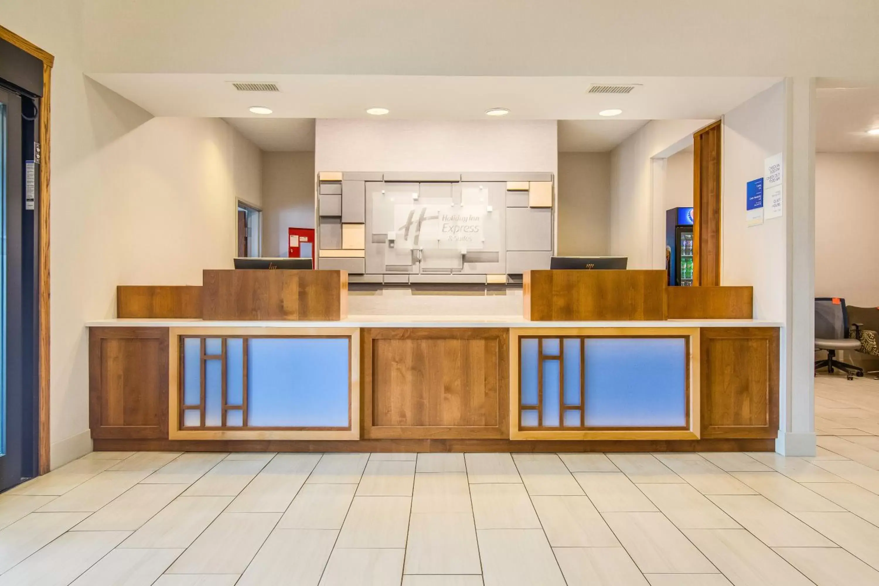 Lobby or reception, Lobby/Reception in Holiday Inn Express & Suites Custer-Mt Rushmore