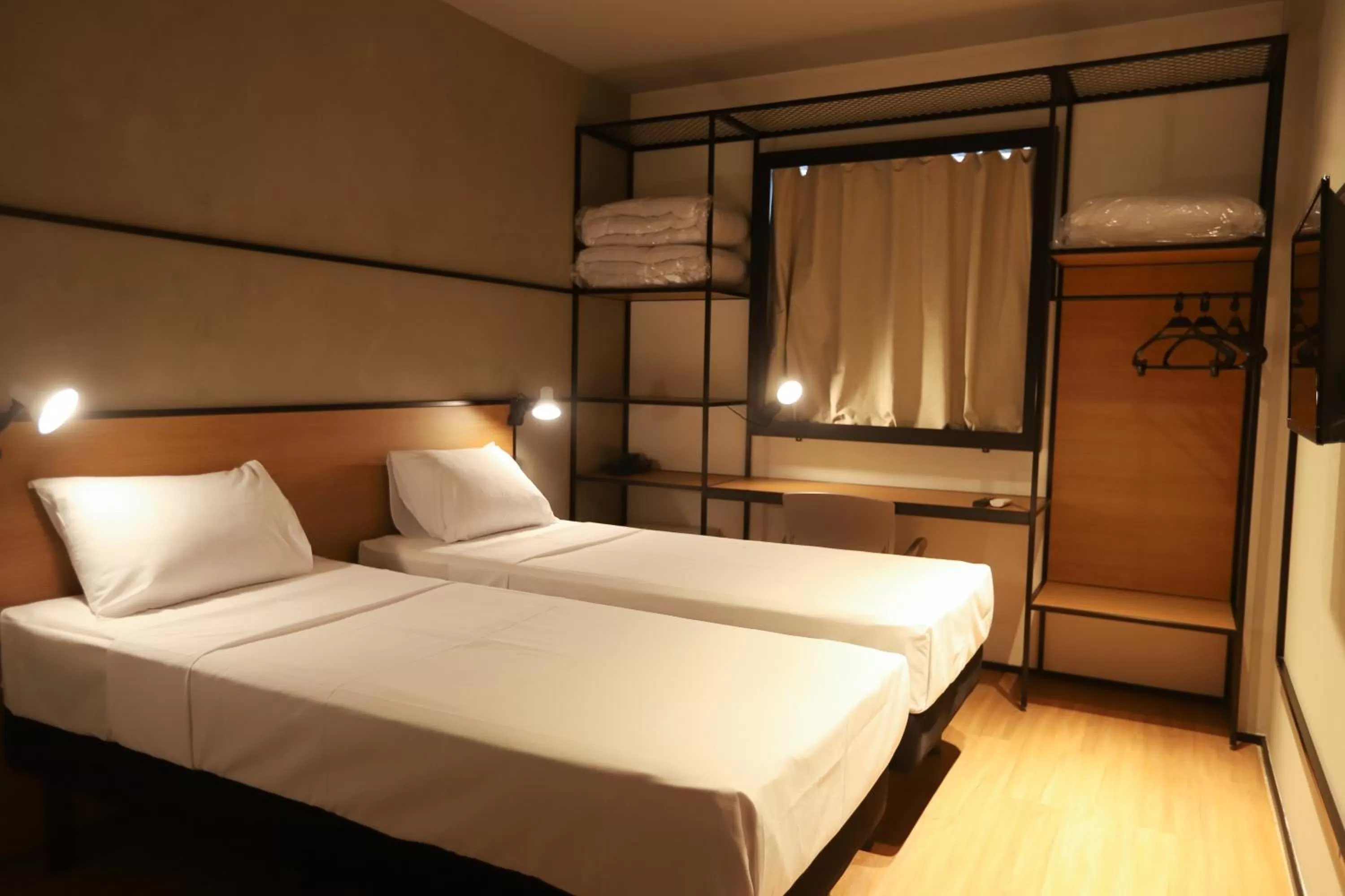 Property building, Bed in ibis Cuiaba Shopping