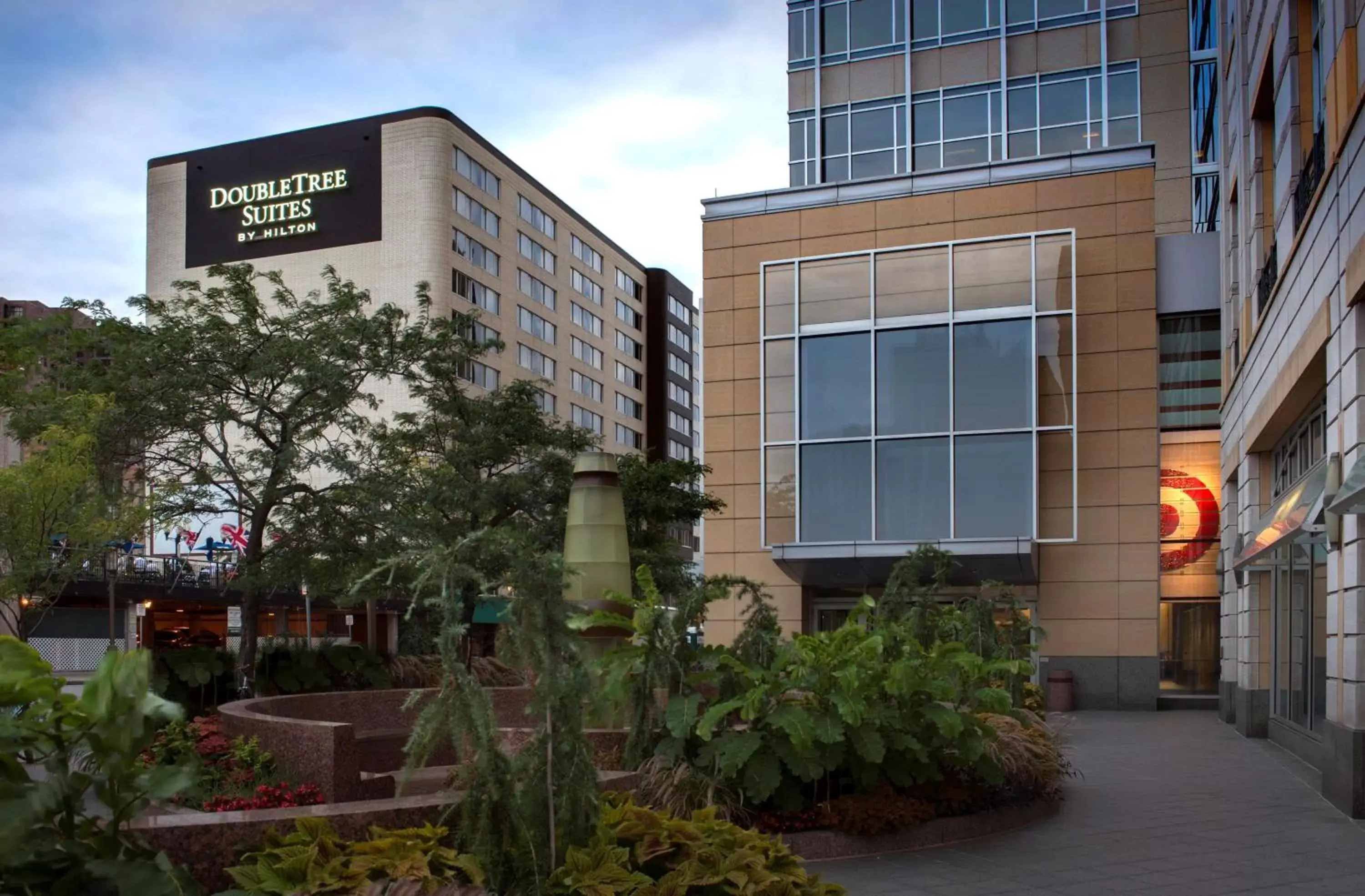 Property Building in DoubleTree Suites by Hilton Minneapolis Downtown