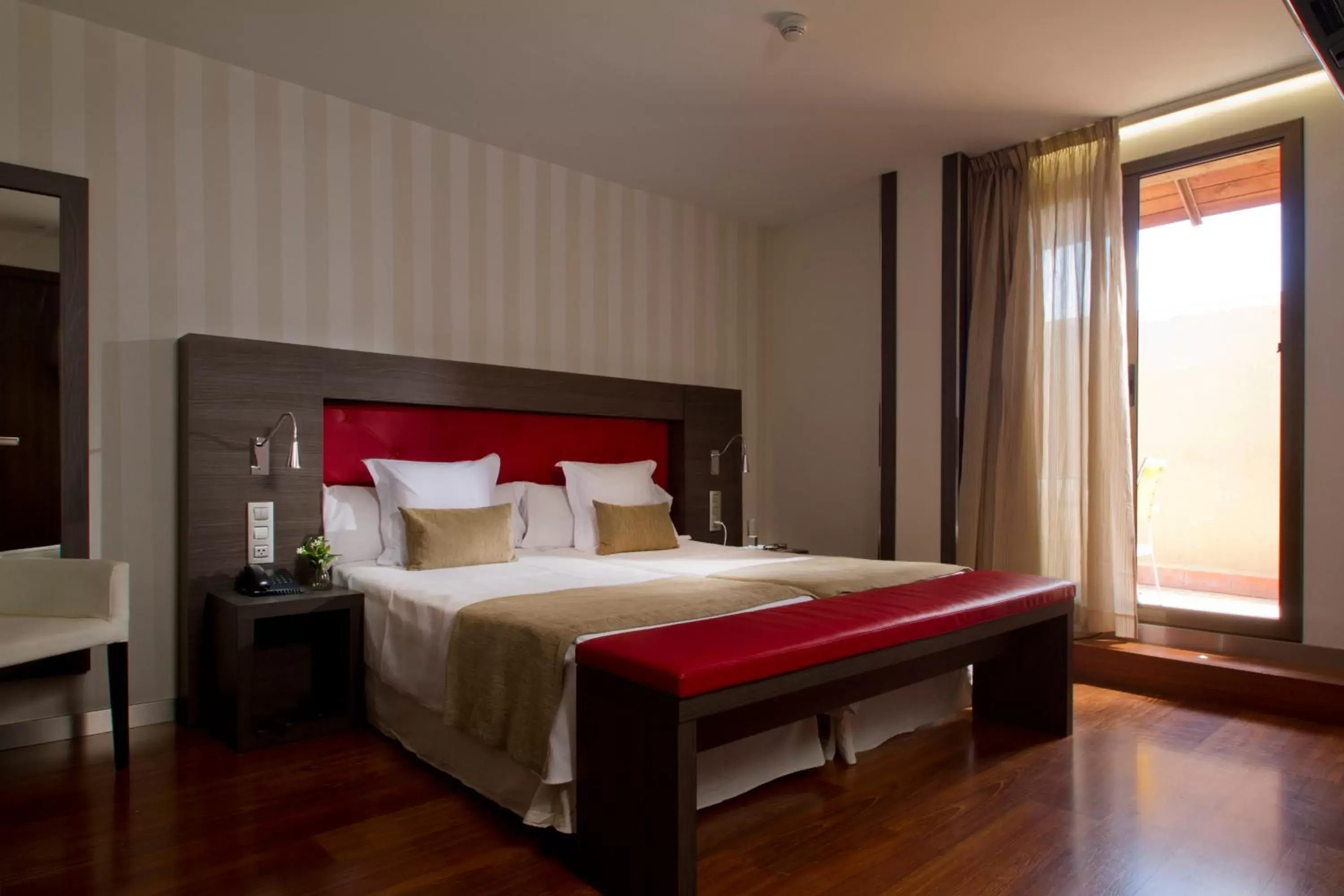 Bedroom, Bed in Hotel Oasis