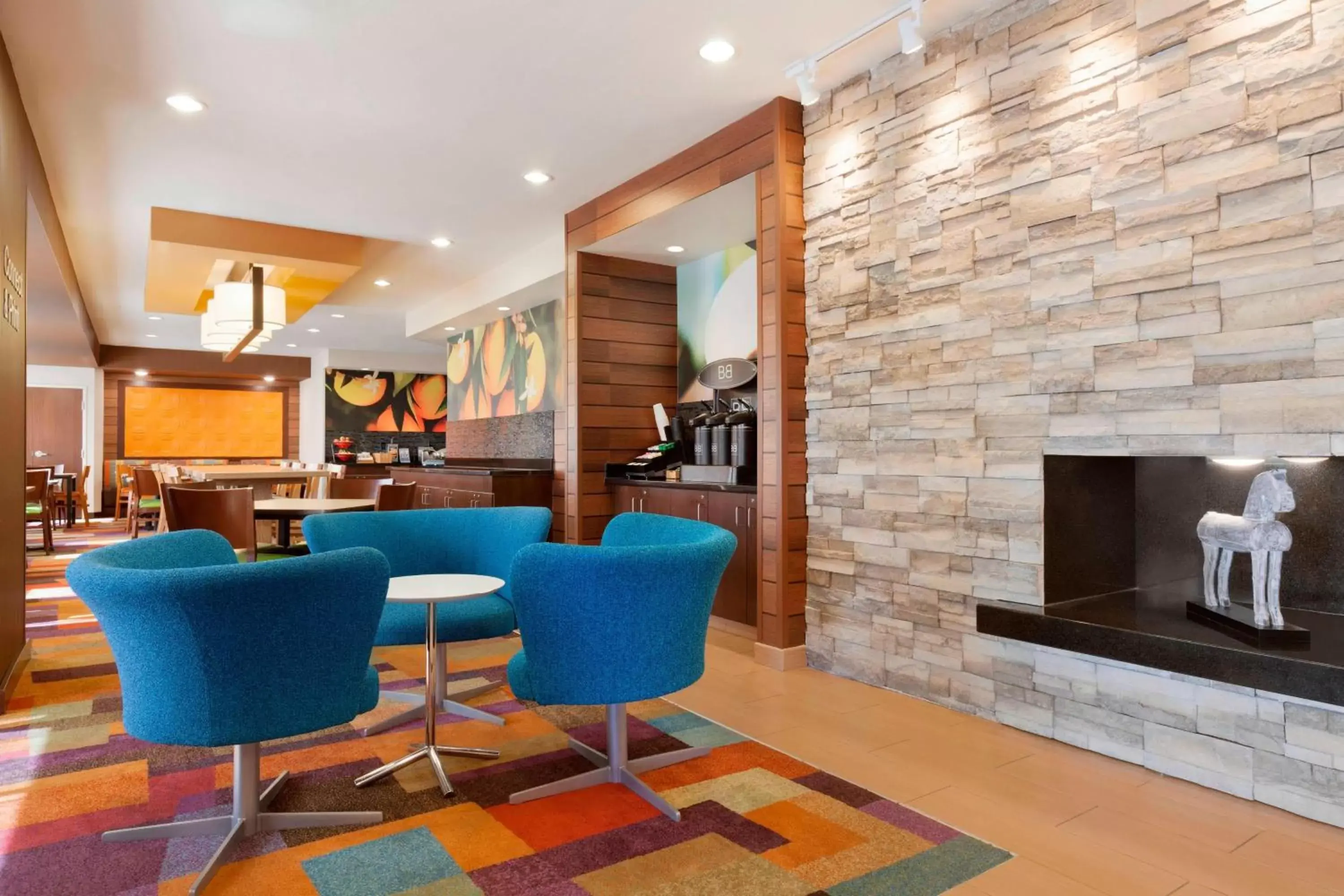 Lobby or reception, Lounge/Bar in Fairfield Inn & Suites Longview