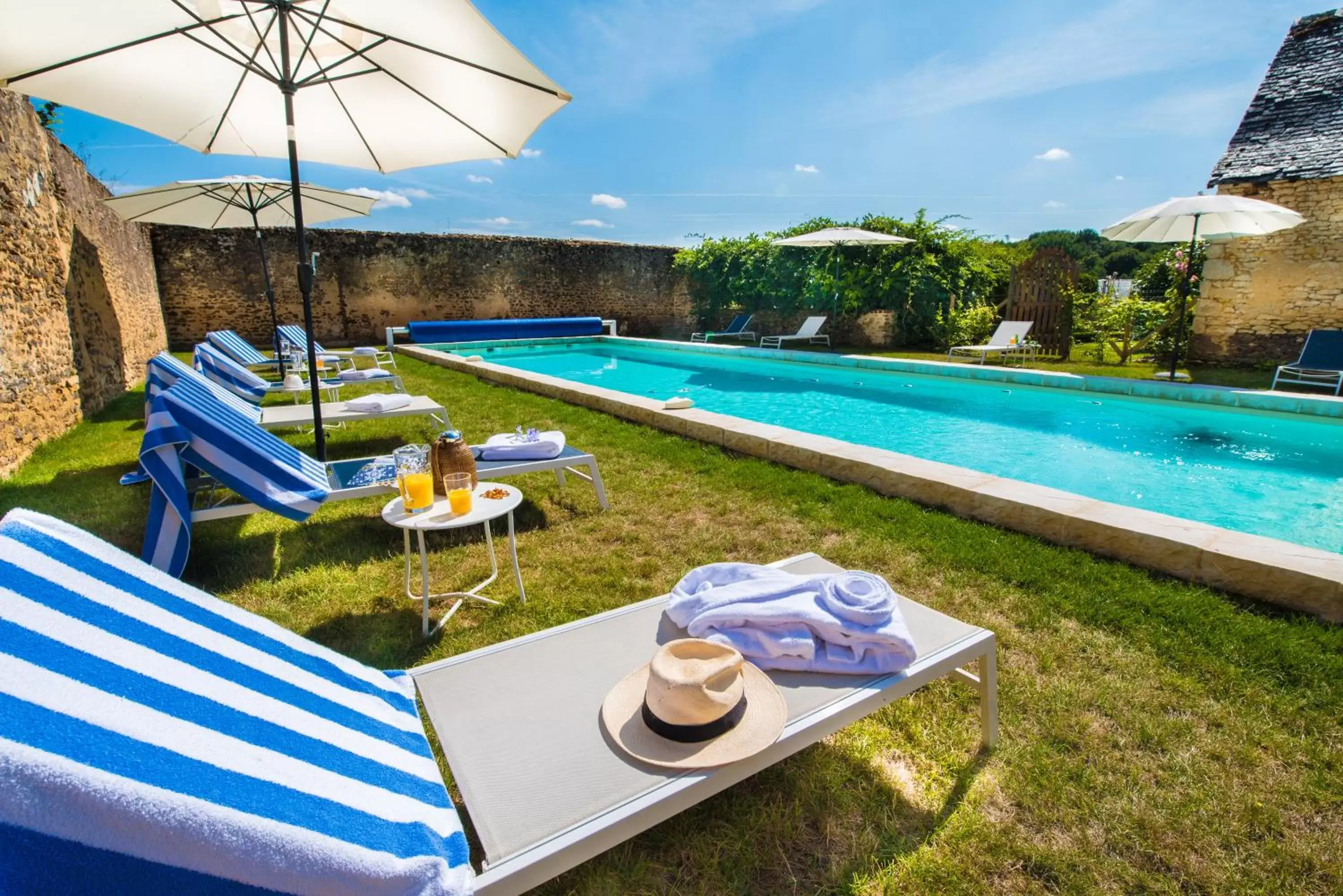 Pool view, Swimming Pool in Domaine de La Groirie - Le Mans