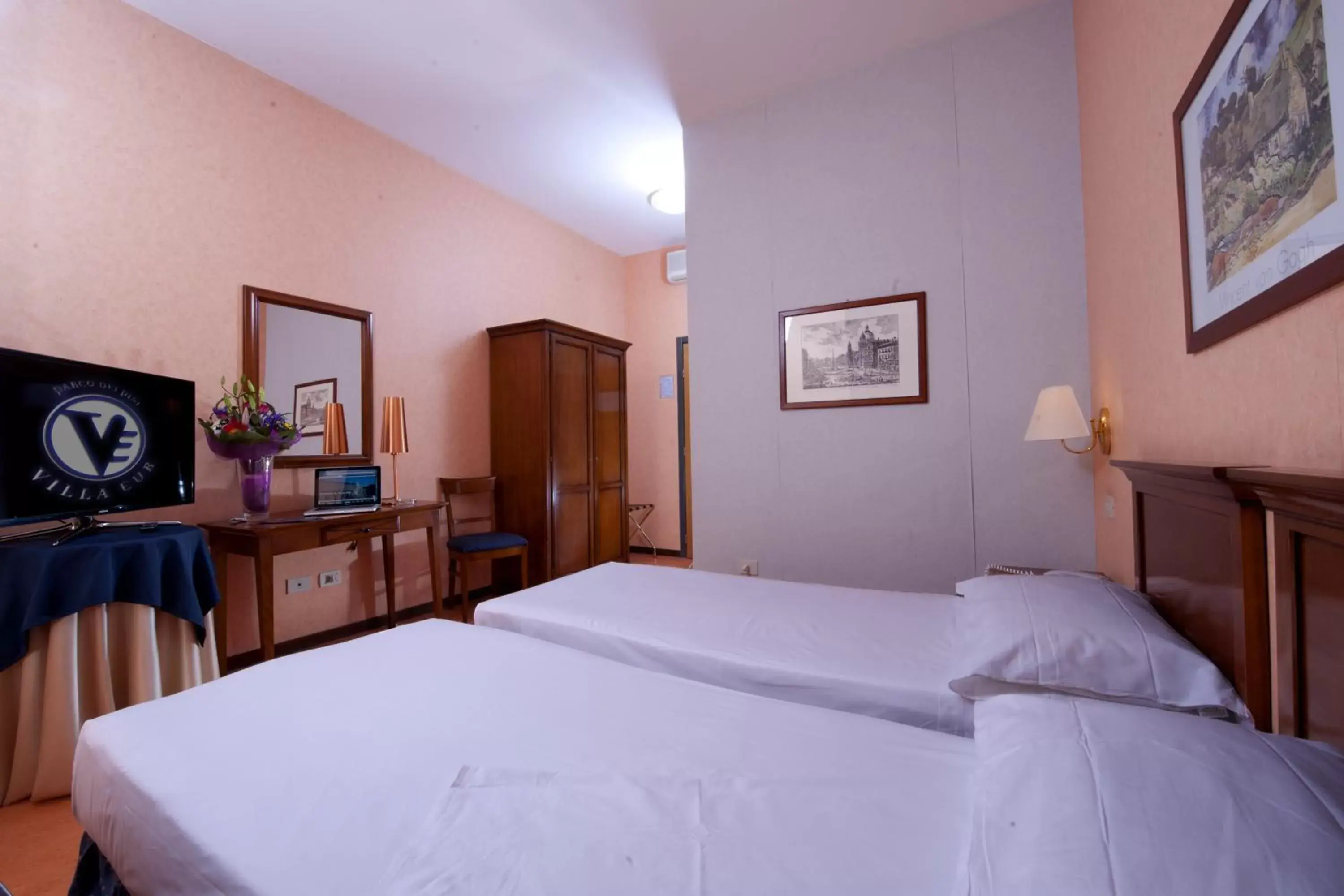 Photo of the whole room, Bed in Villa Eur Parco Dei Pini