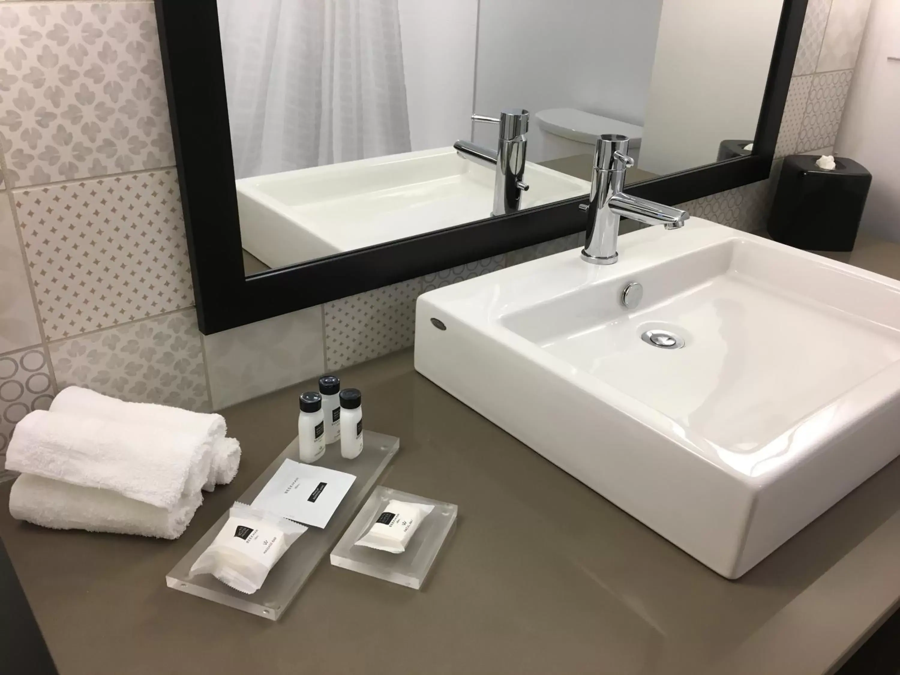 Bathroom in Country Inn & Suites by Radisson Ocean City