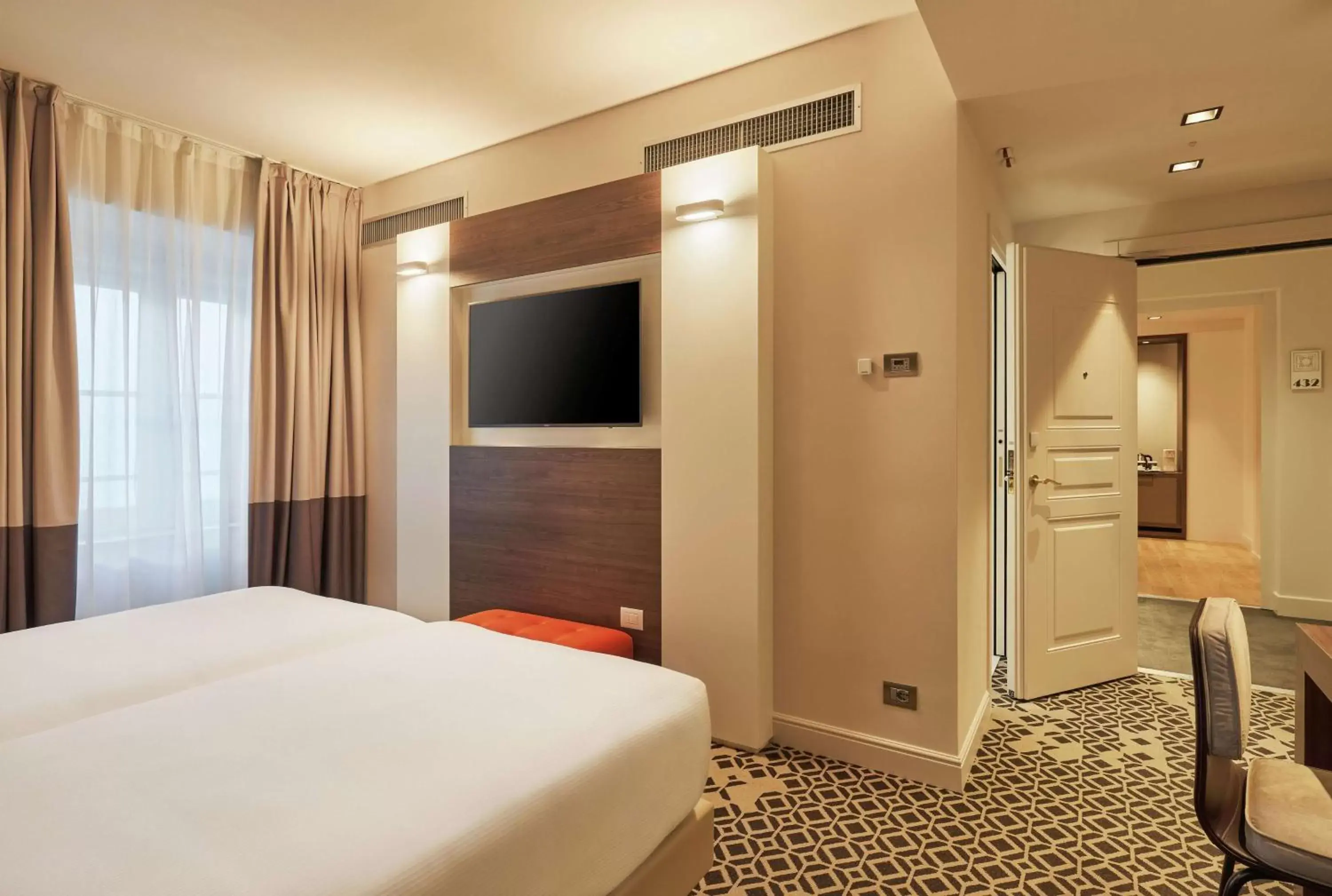 Bedroom, Bed in DoubleTree By Hilton Trieste