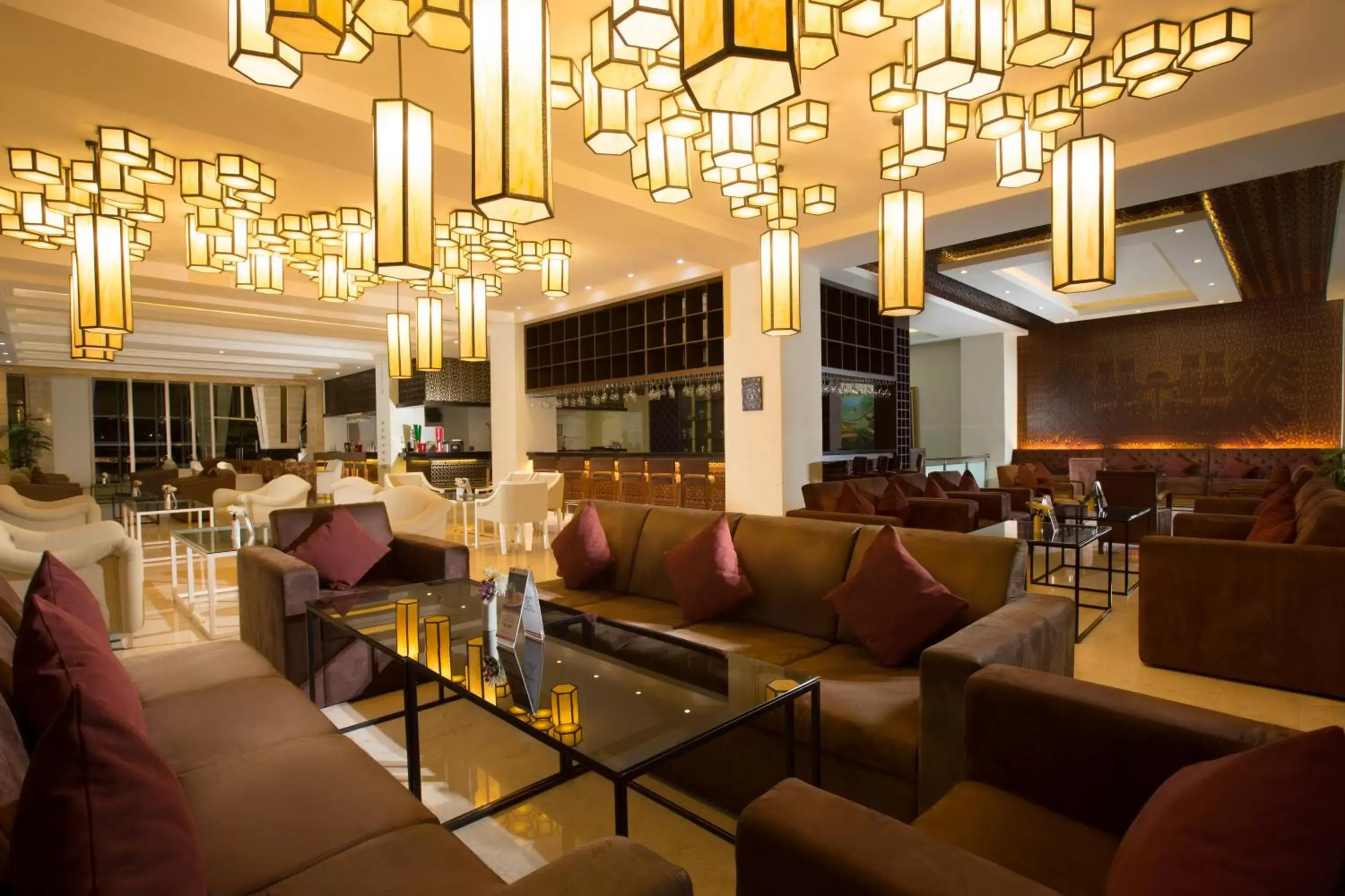 Lounge or bar, Restaurant/Places to Eat in Swiss-Belhotel Lampung