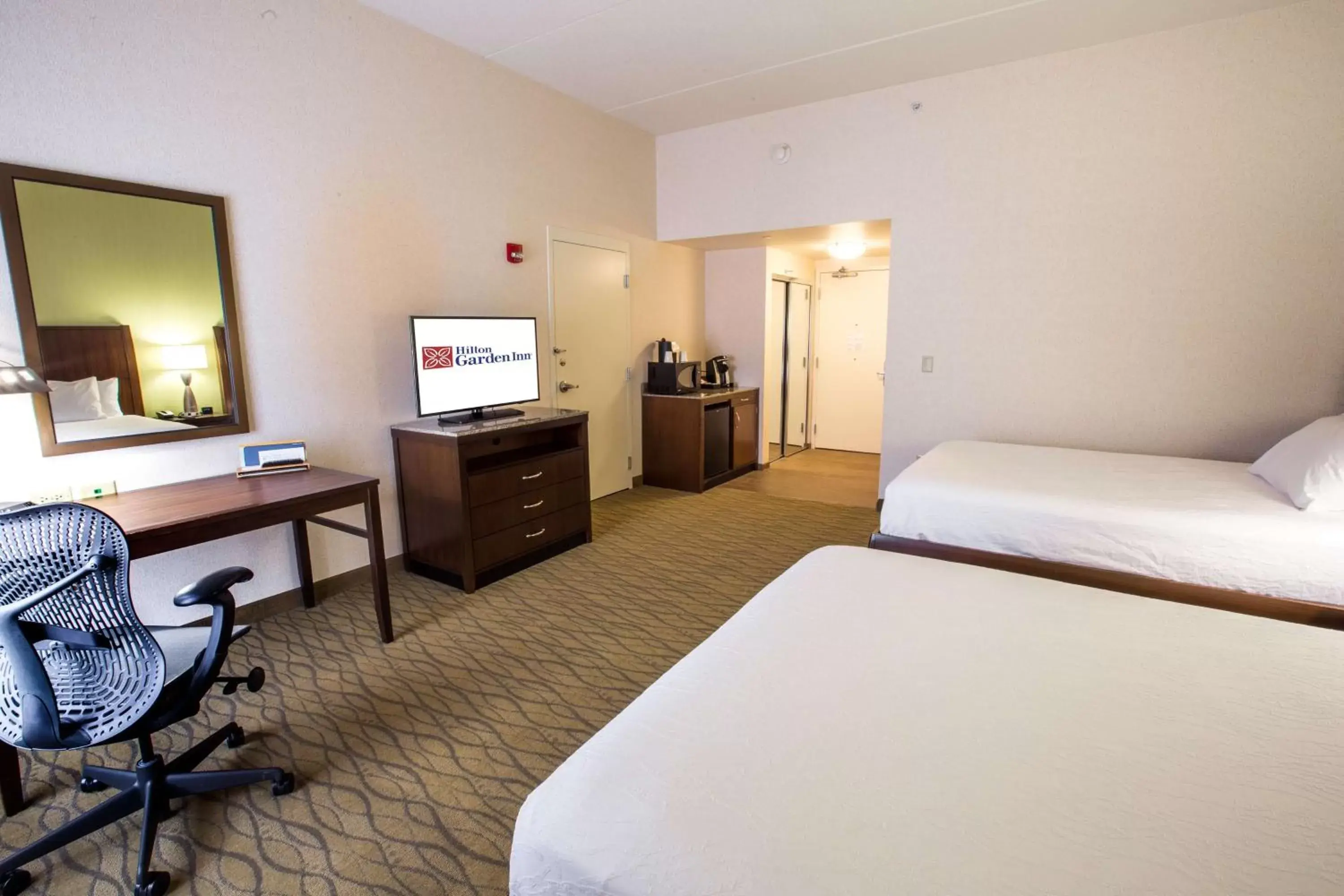 Bedroom, Bed in Hilton Garden Inn State College