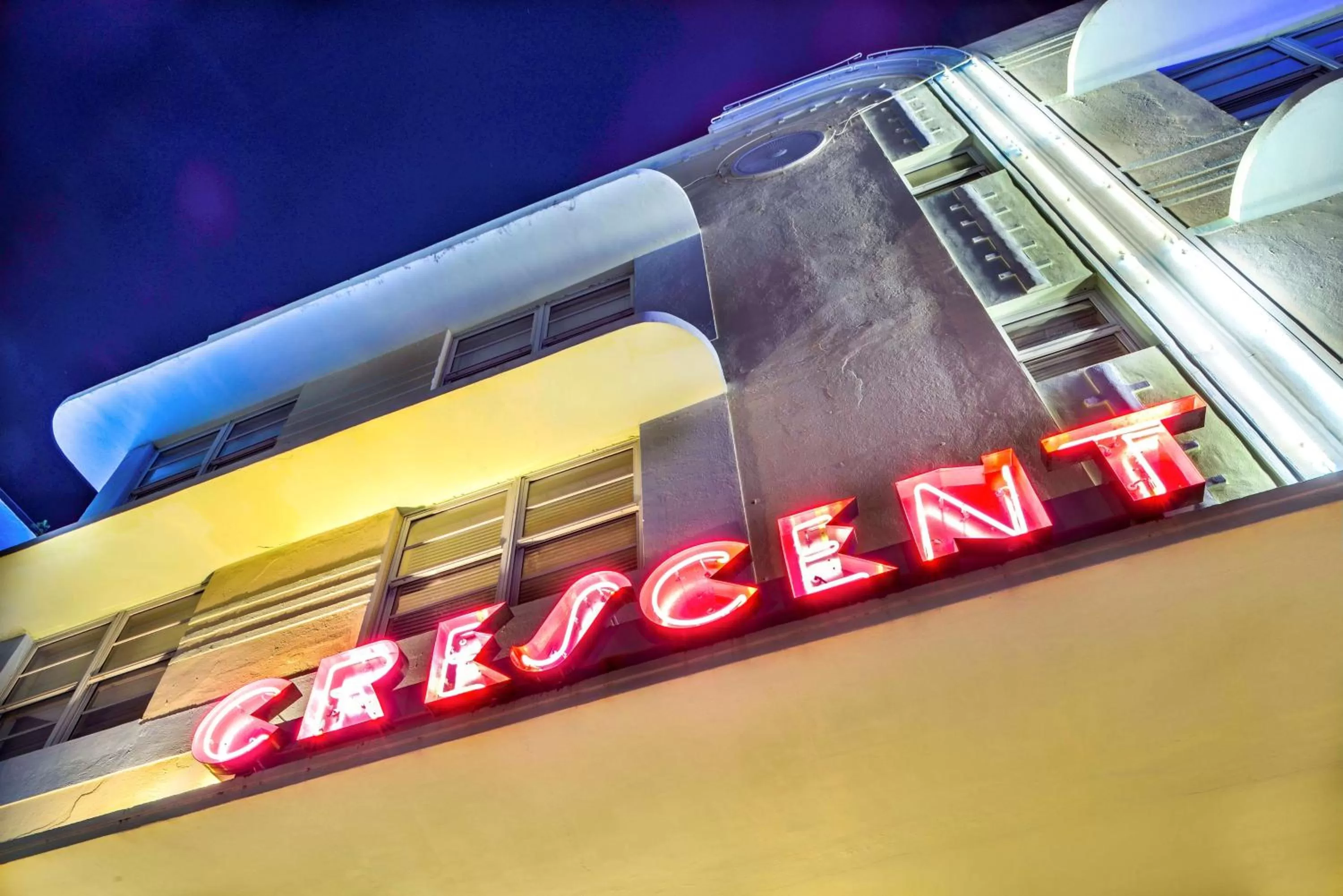 Property building in Hilton Vacation Club Crescent on South Beach Miami