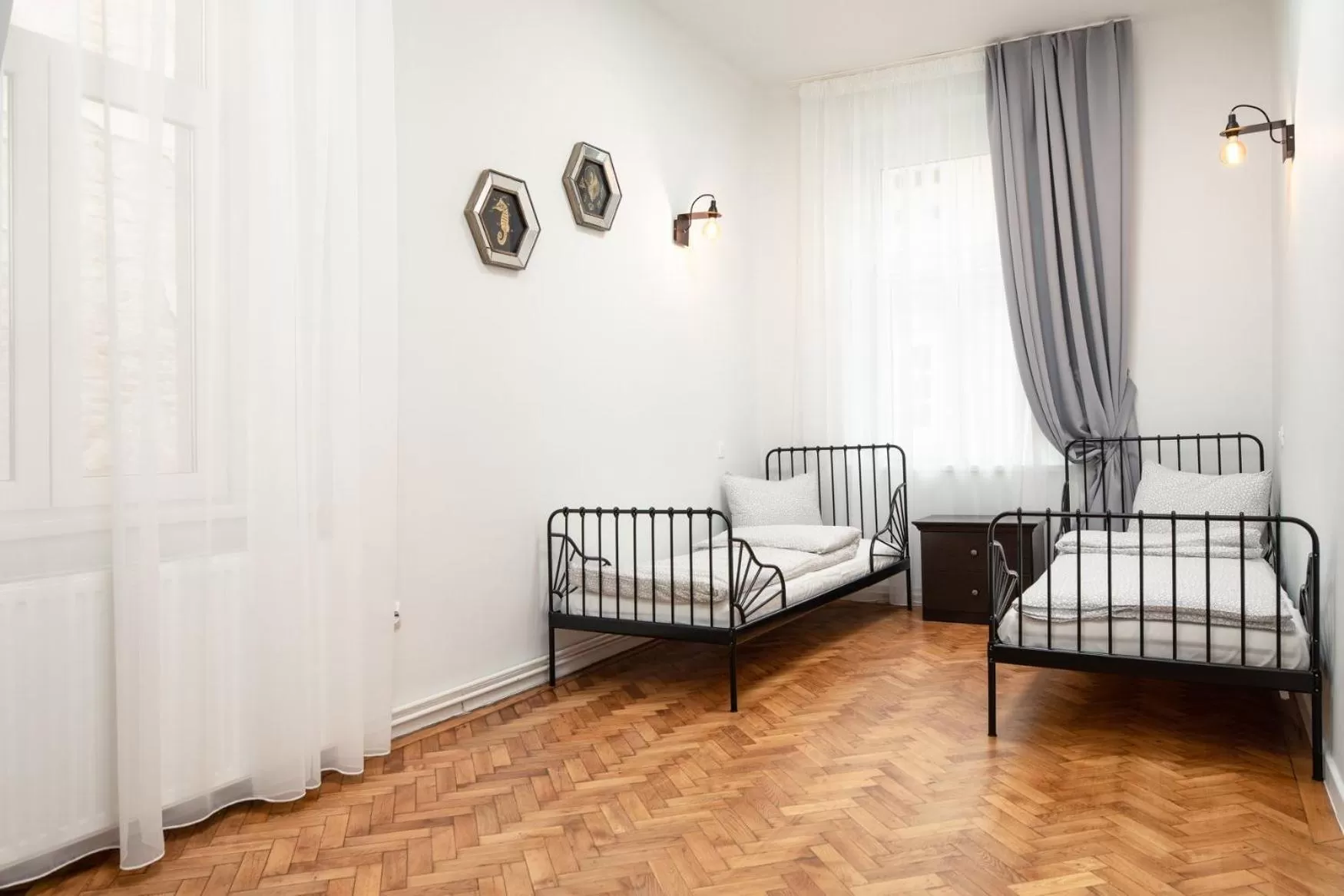 Bed in ALBERT RESIDENCE Brasov with complimentary parking and 10 percent Food and Drinks