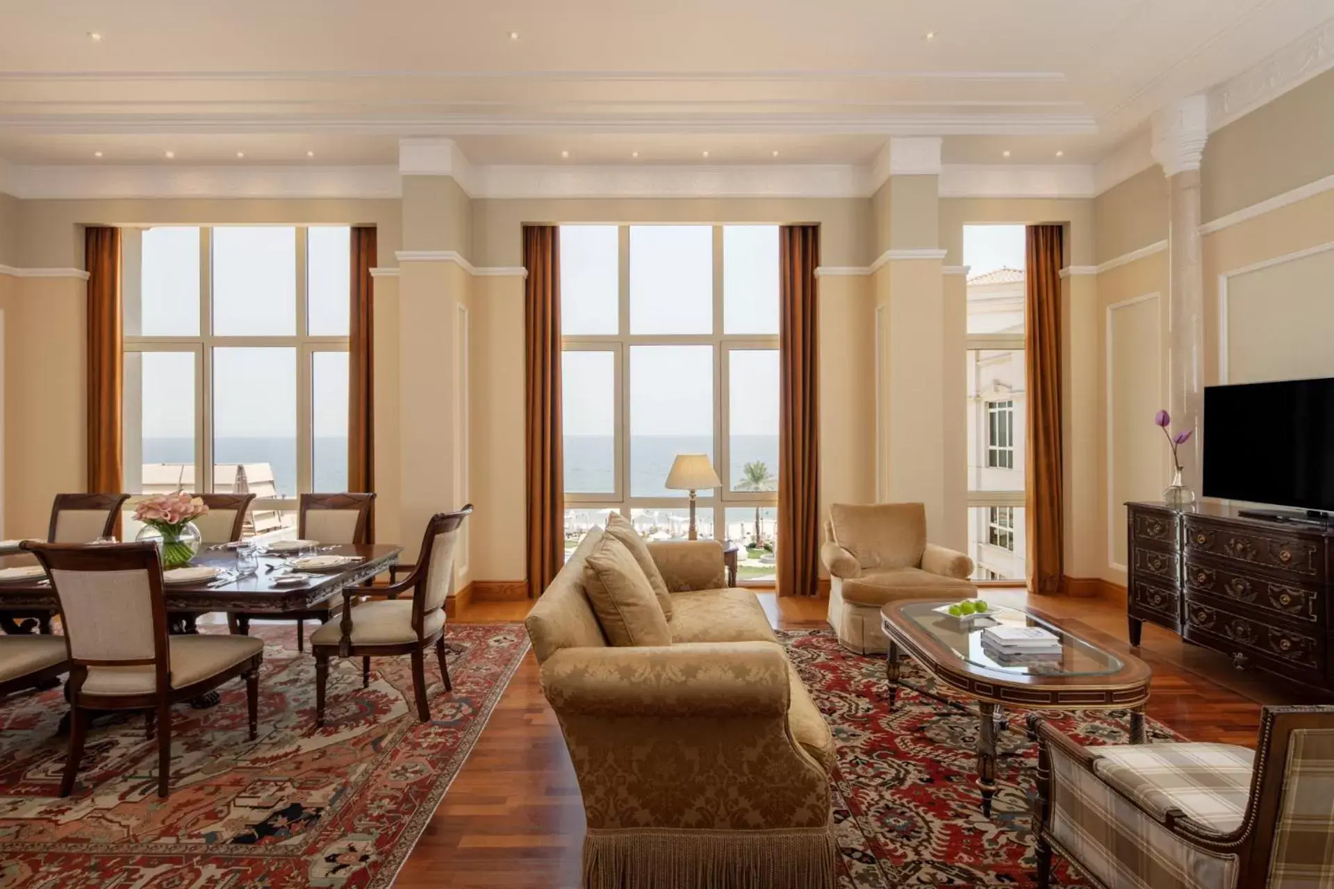 Living room, Seating Area in The Regency Hotel Kuwait