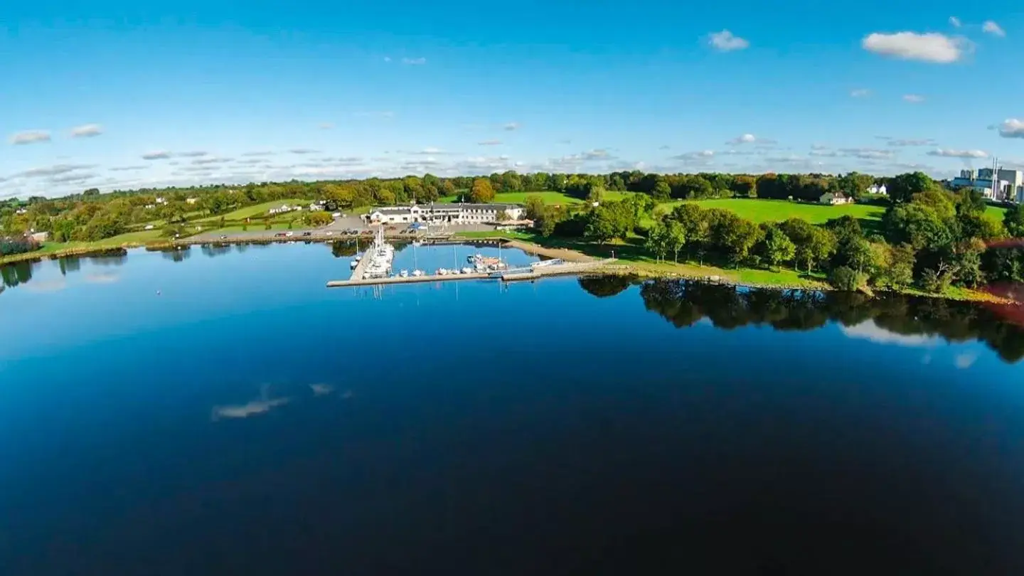 Bird's-eye View in Lakeside Manor Hotel