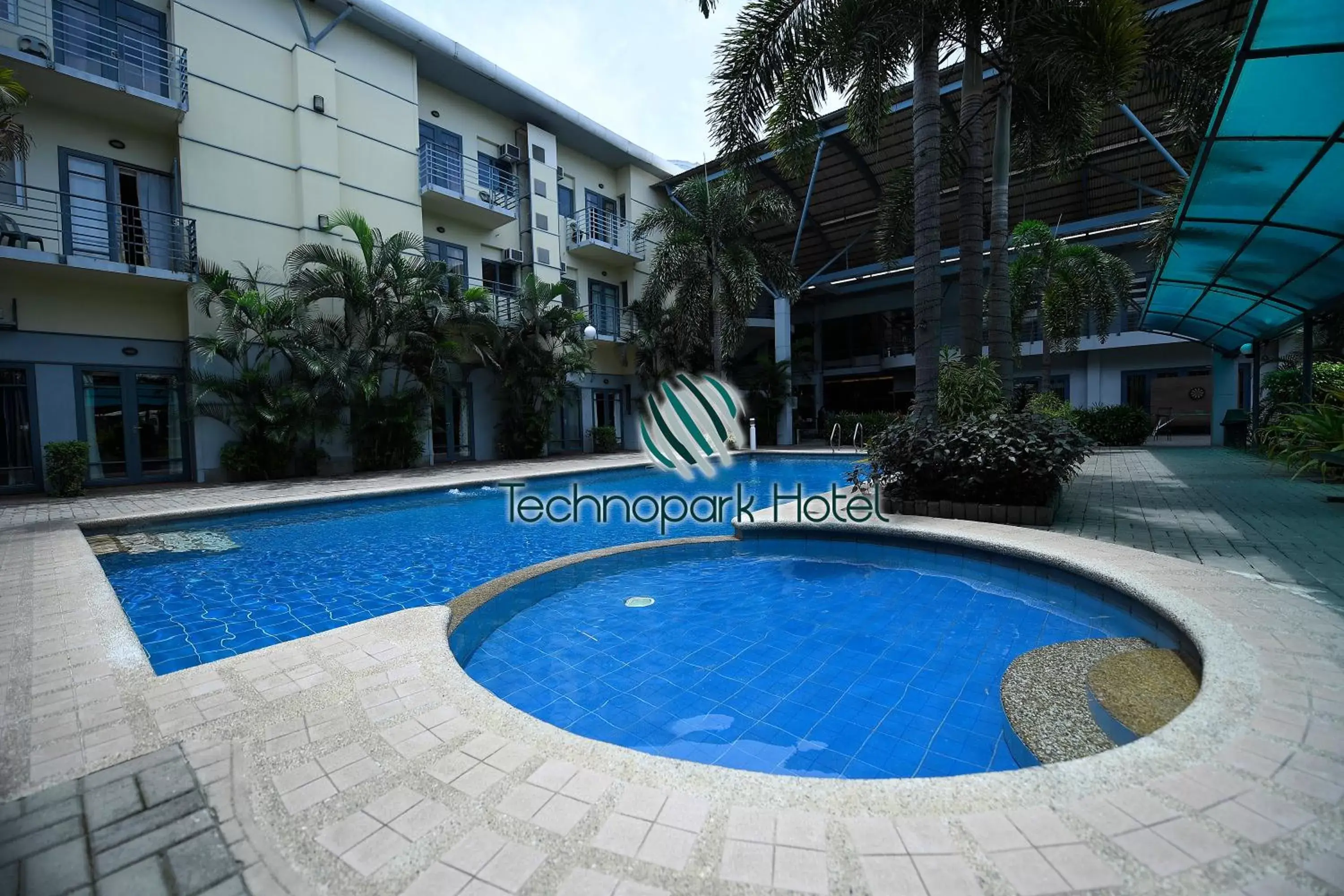 Swimming Pool in Technopark Hotel