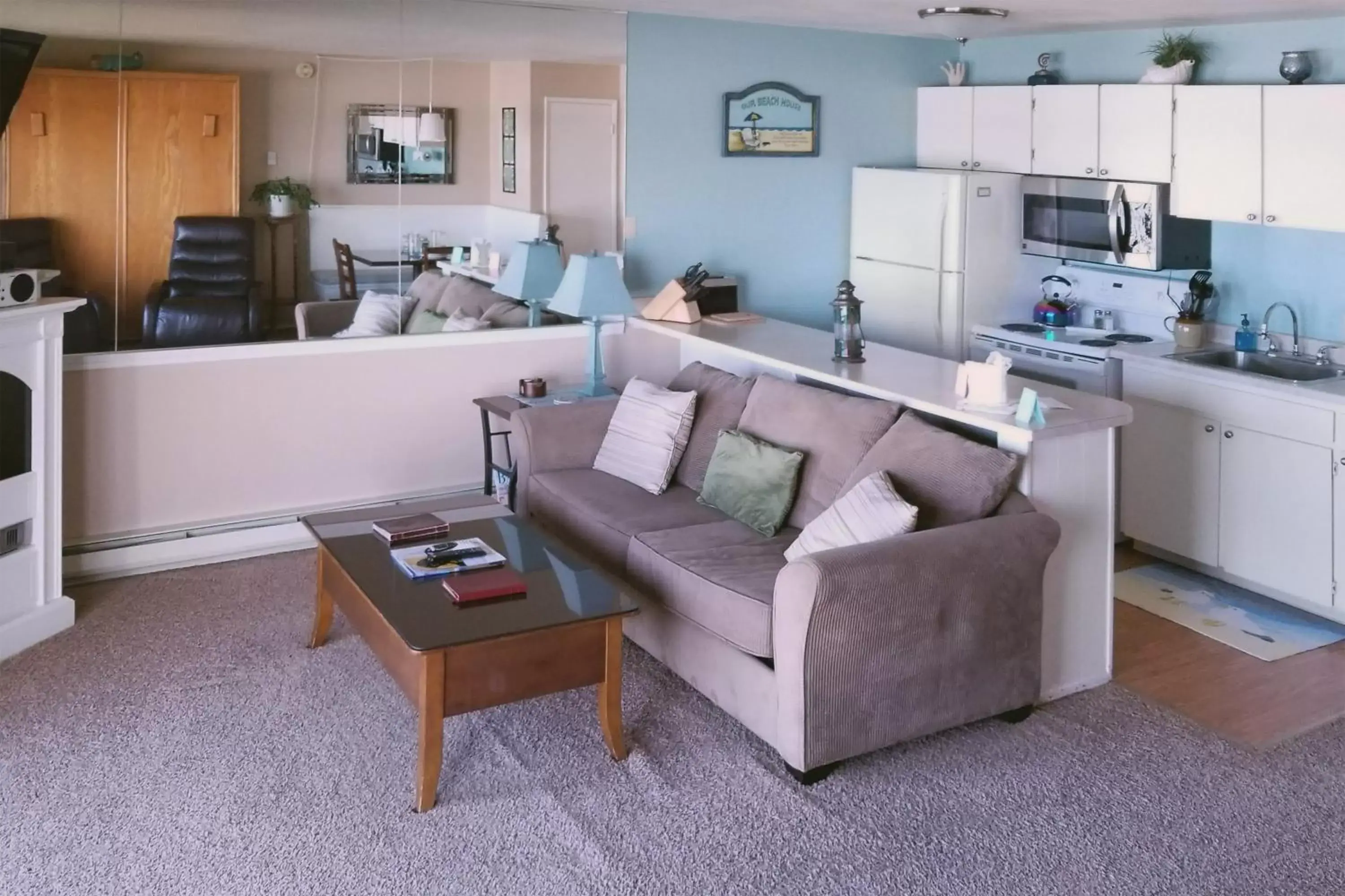 Kitchen or kitchenette, Seating Area in Ocean Terrace Condominiums