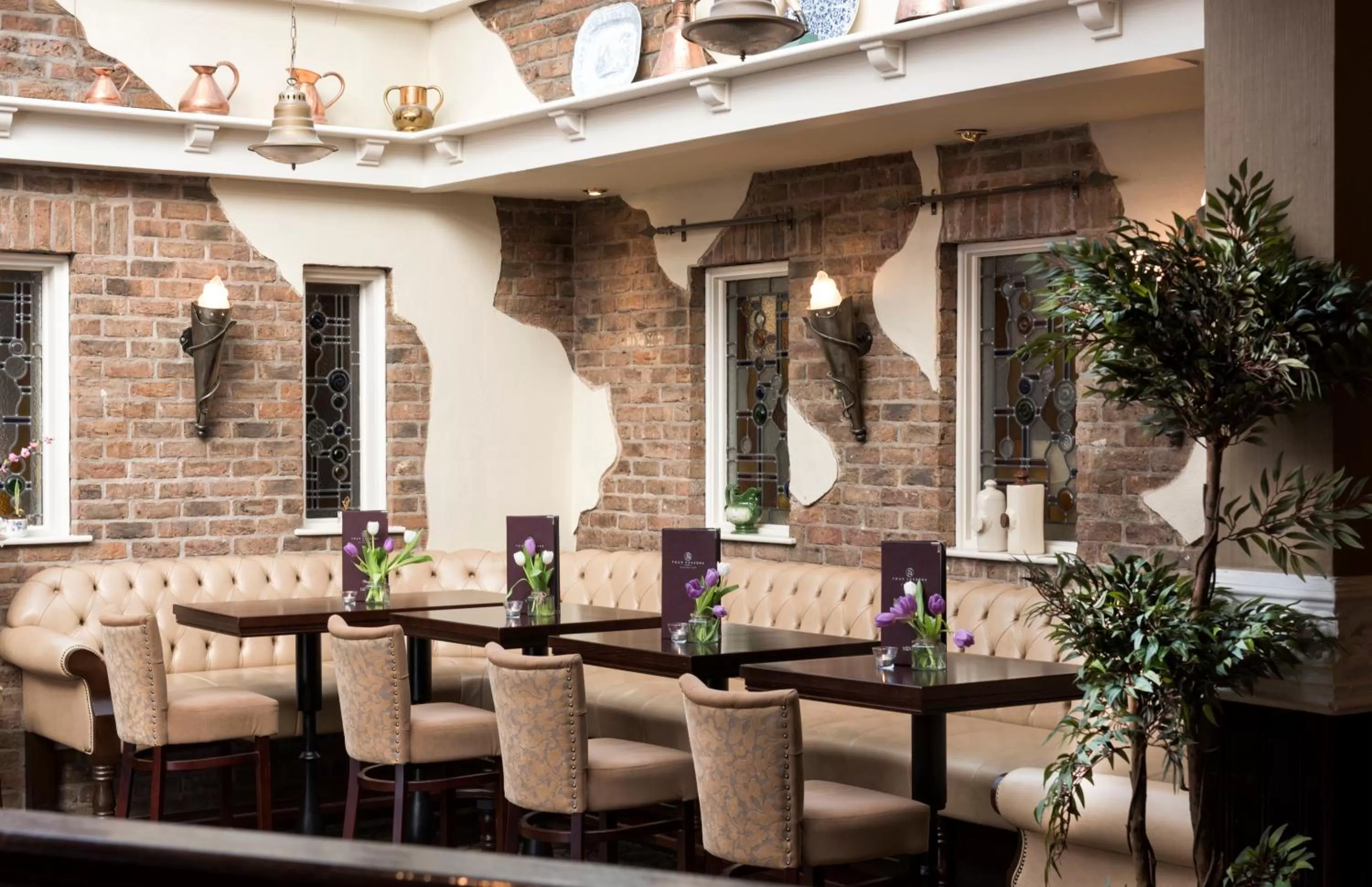 Dining area in Four Seasons Hotel & Leisure Club