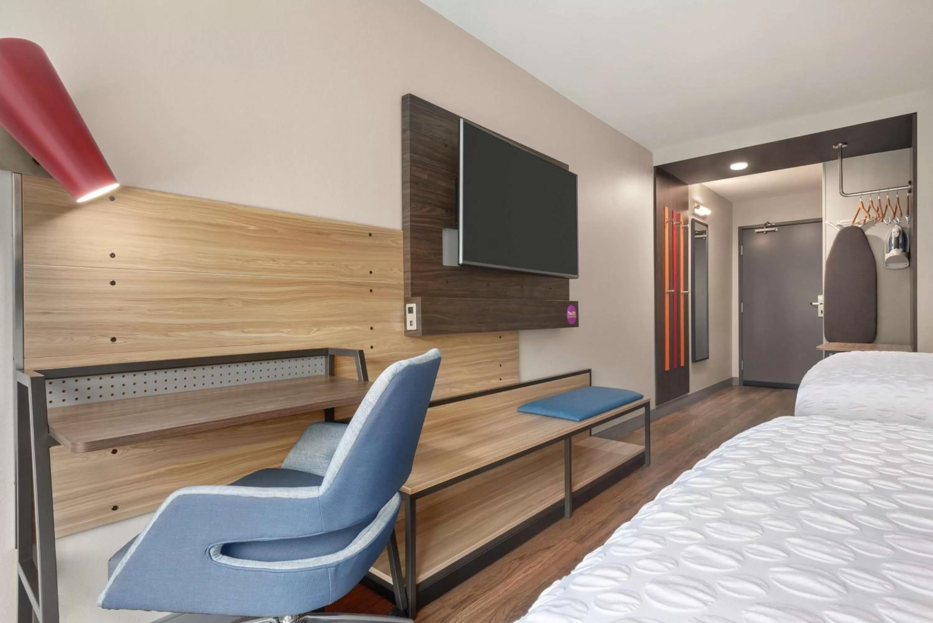 Bedroom, Bed in Tru By Hilton Duluth Mall Area