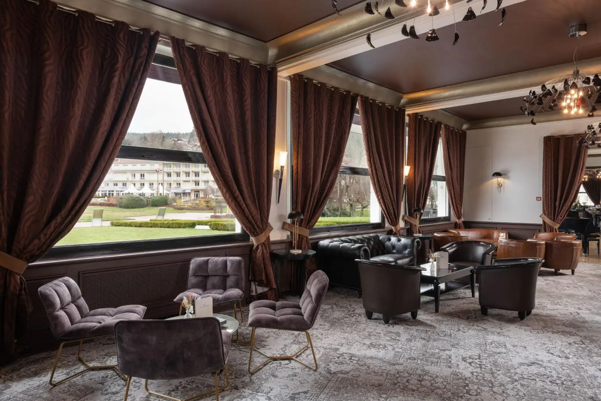 Living room in Hôtel Le Beau Rivage